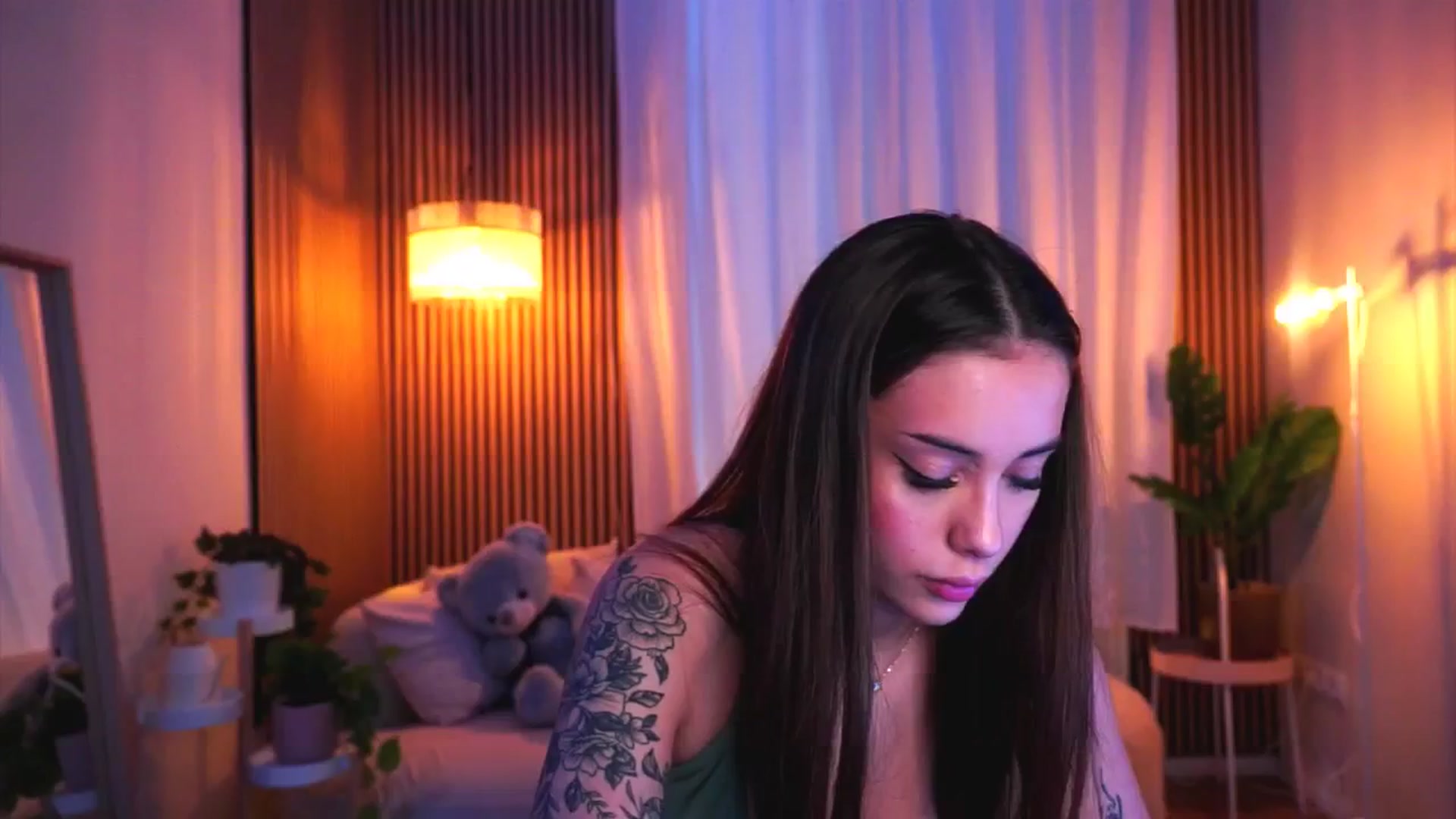 Gallery image thumbnail from Naomii18's myfreecams stream on, 01/25/2025, 12:41 image 5 of 20