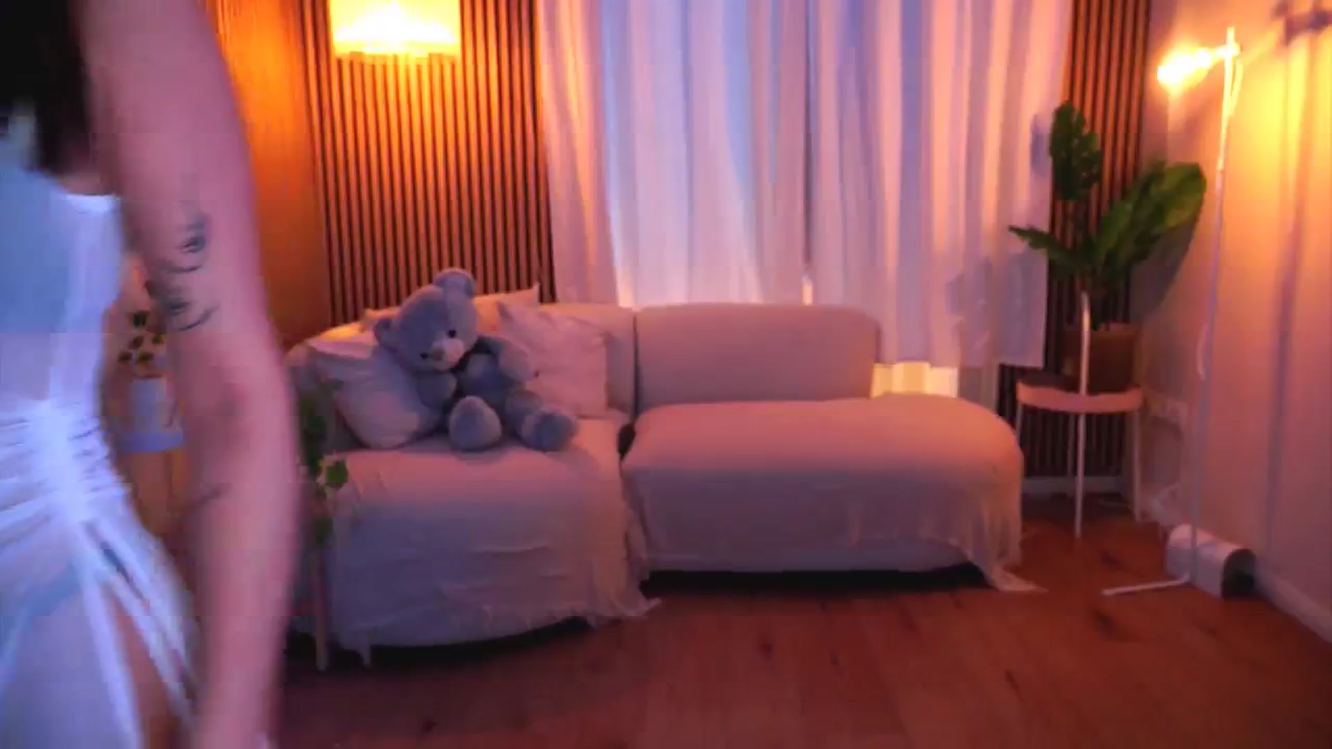 Gallery image thumbnail from Naomii18's myfreecams stream on, 01/25/2025, 12:41 image 14 of 20