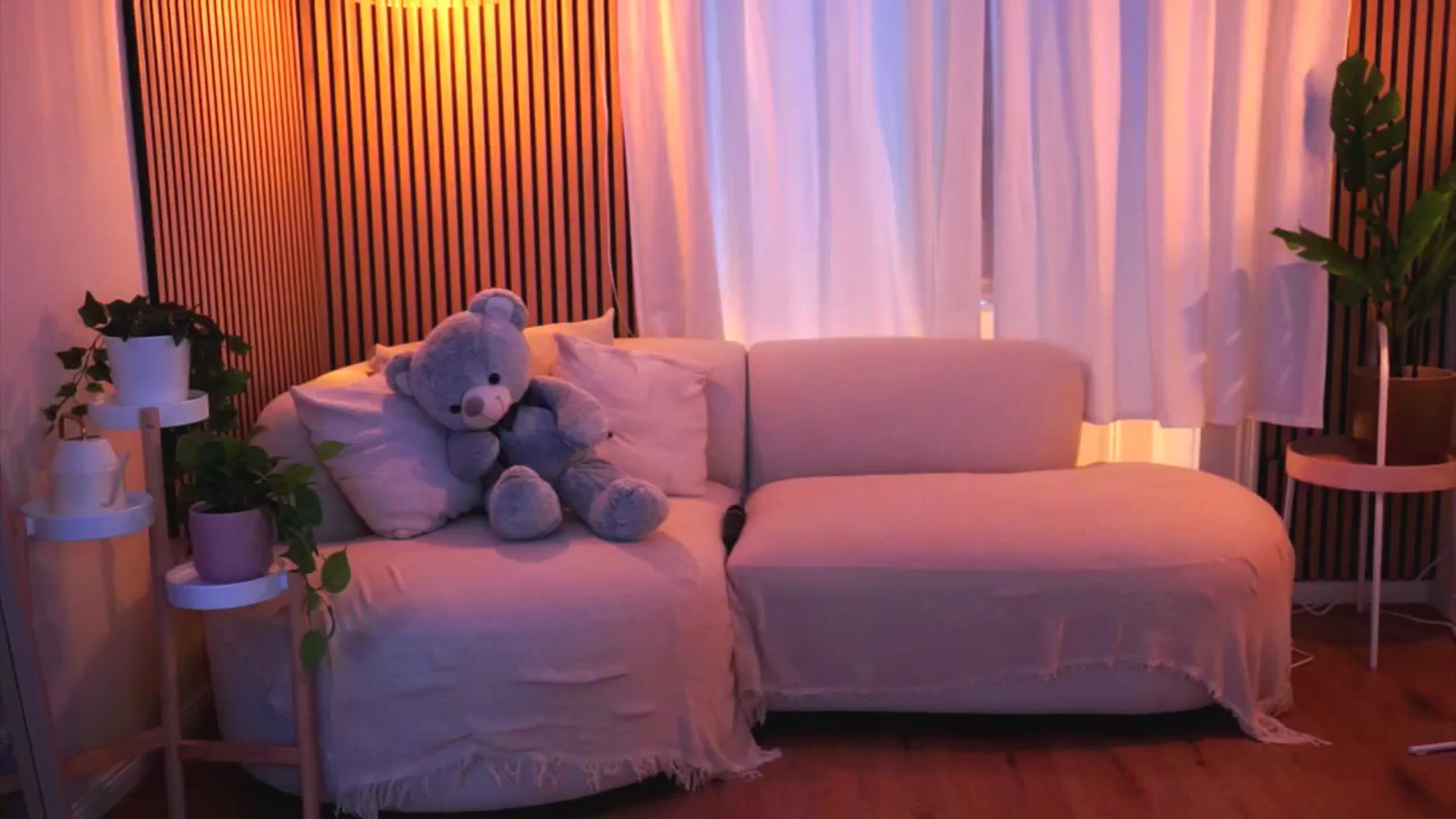 Gallery image thumbnail from Naomii18's myfreecams stream on, 01/25/2025, 12:41 image 8 of 20