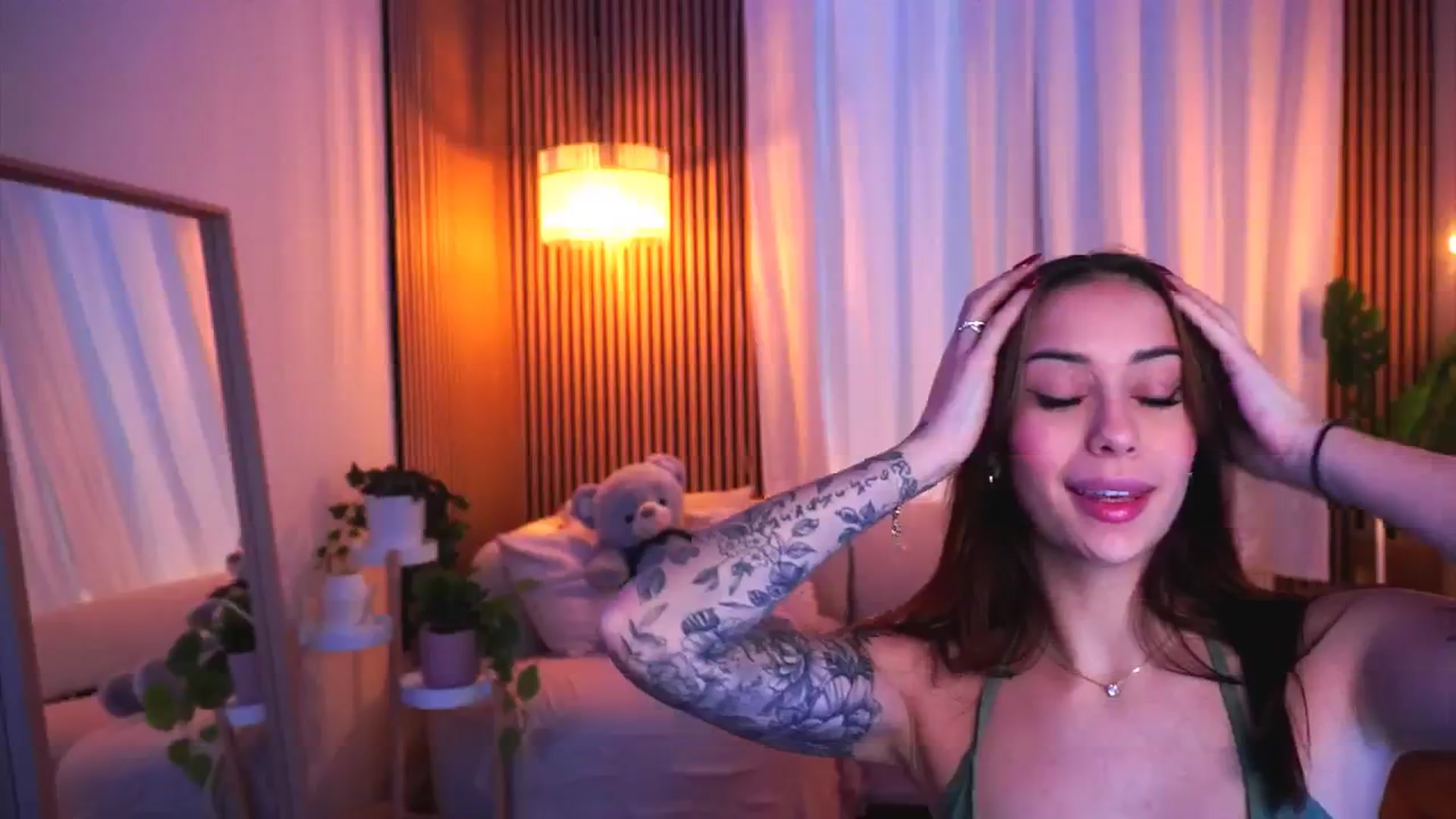 Gallery image thumbnail from Naomii18's myfreecams stream on, 01/25/2025, 13:40 image 20 of 20