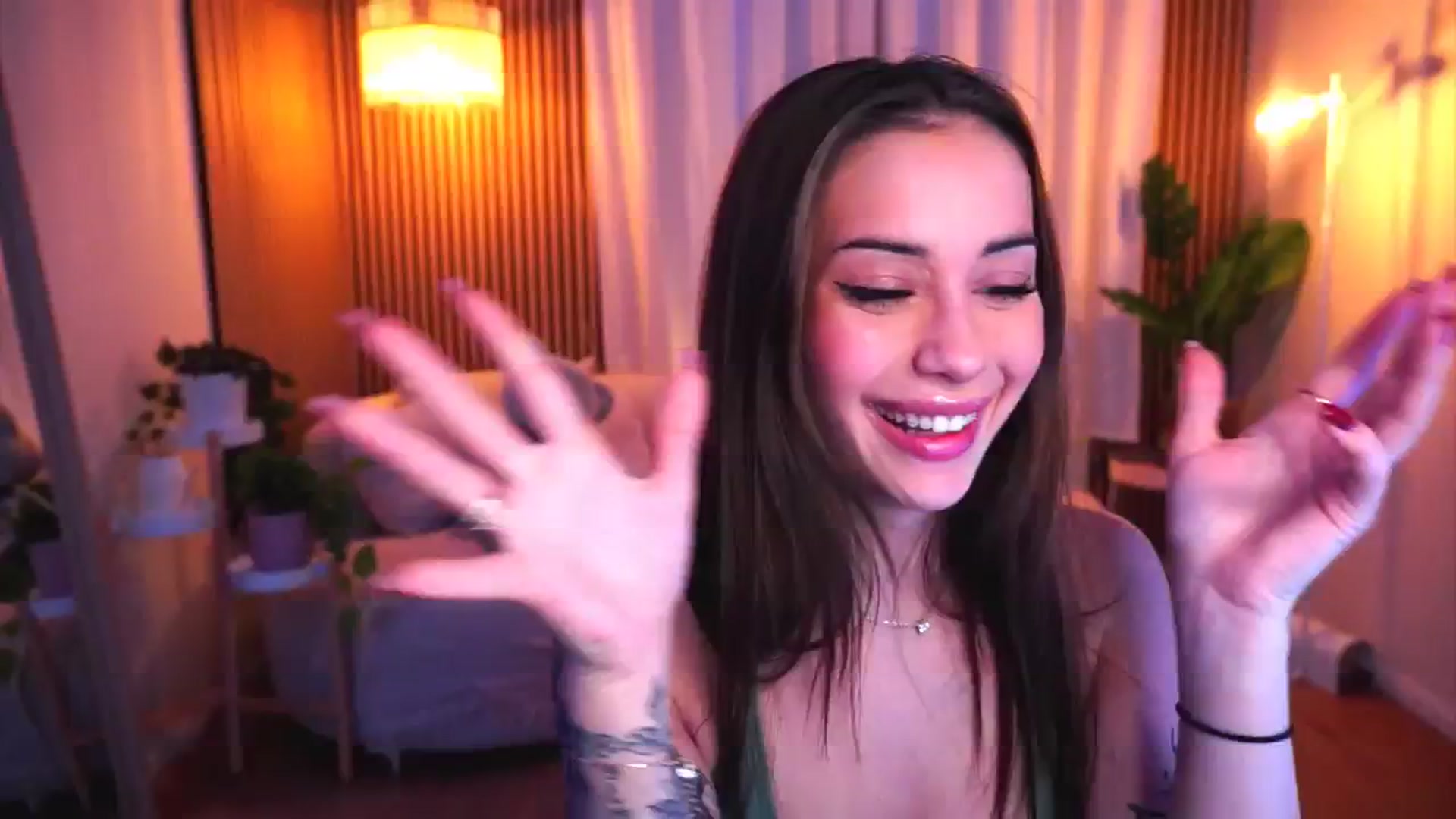 Gallery image thumbnail from Naomii18's myfreecams stream on, 01/25/2025, 14:33 image 19 of 20