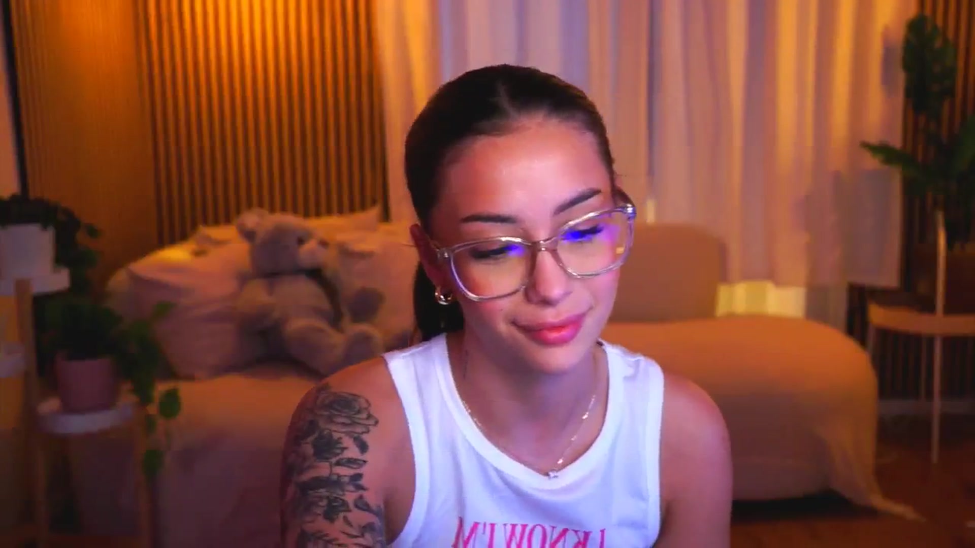 Gallery image thumbnail from Naomii18's myfreecams stream on, 01/26/2025, 14:04 image 16 of 20