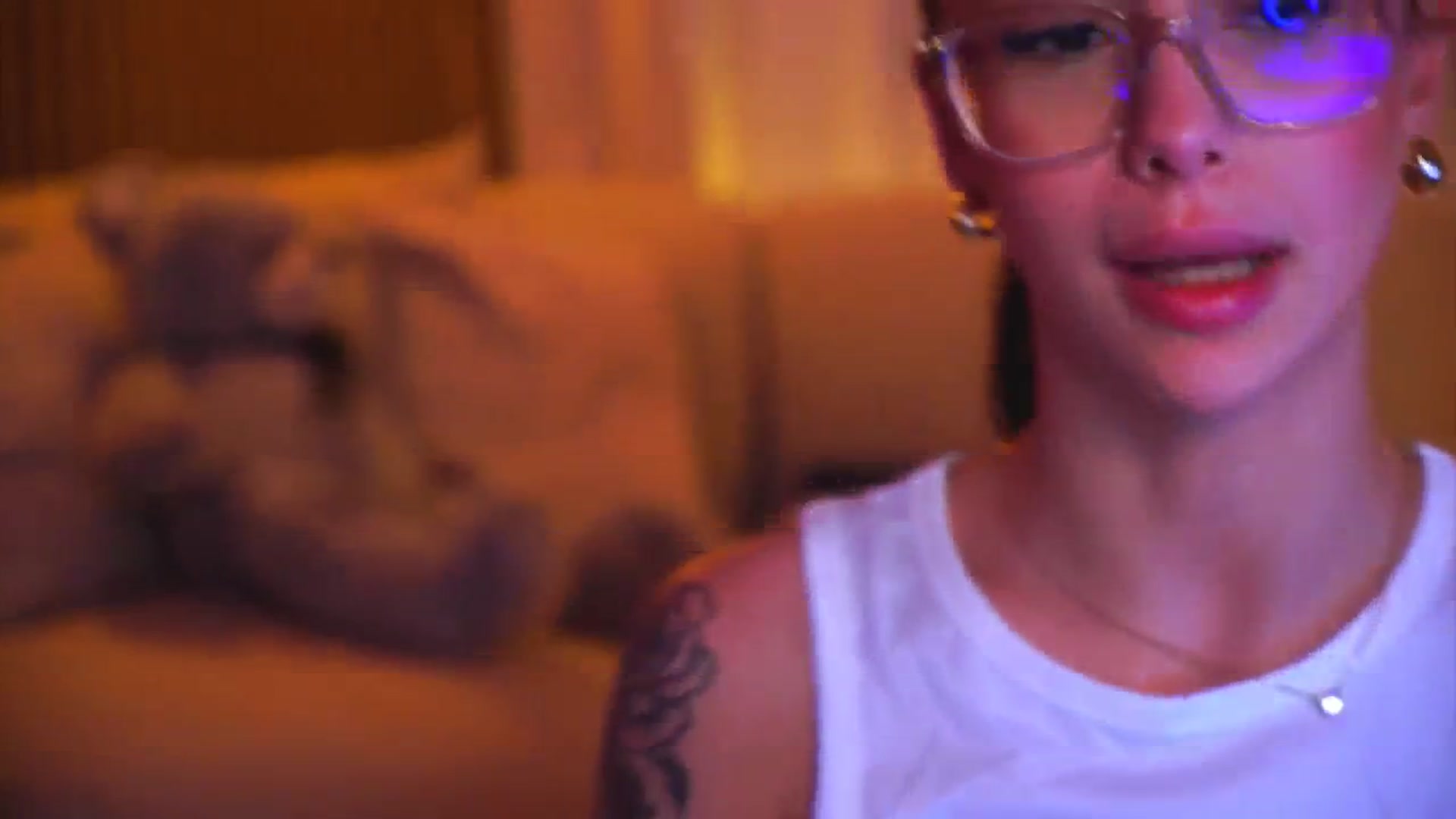 Gallery image thumbnail from Naomii18's myfreecams stream on, 01/26/2025, 17:25 image 2 of 20