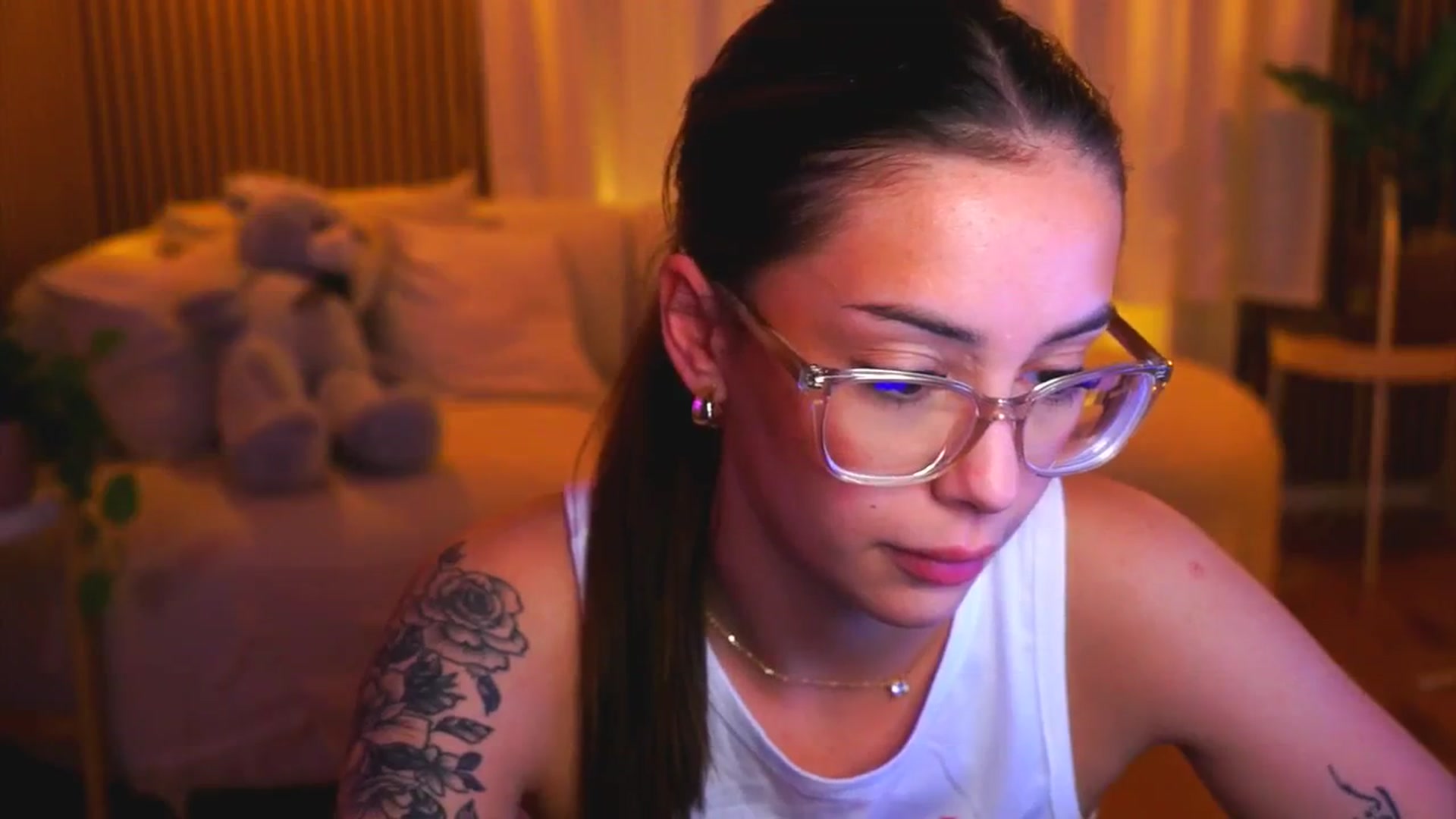 Gallery image thumbnail from Naomii18's myfreecams stream on, 01/26/2025, 17:25 image 9 of 20