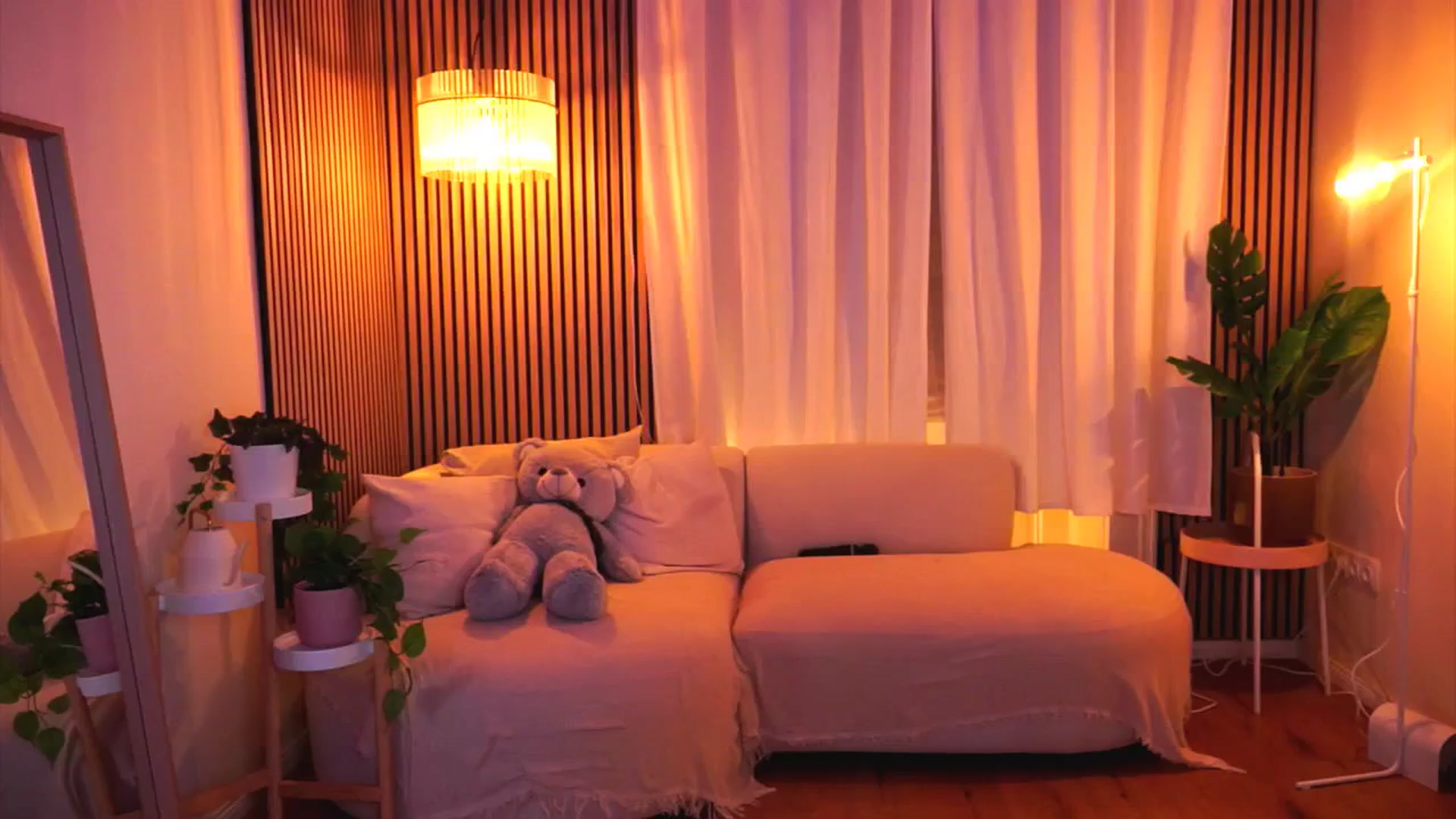 Gallery image thumbnail from Naomii18's myfreecams stream on, 01/27/2025, 16:28 image 16 of 20