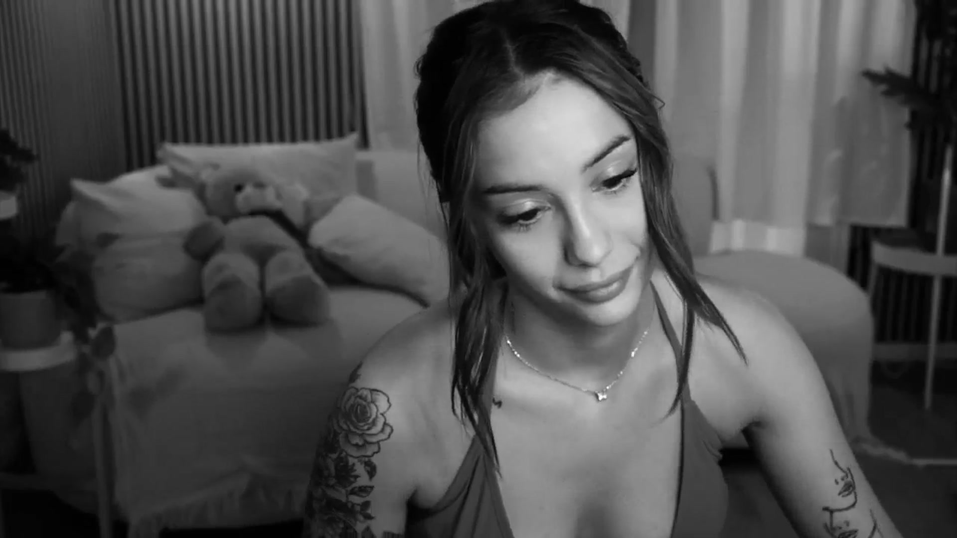 Gallery image thumbnail from Naomii18's myfreecams stream on, 01/31/2025, 16:10 image 20 of 20