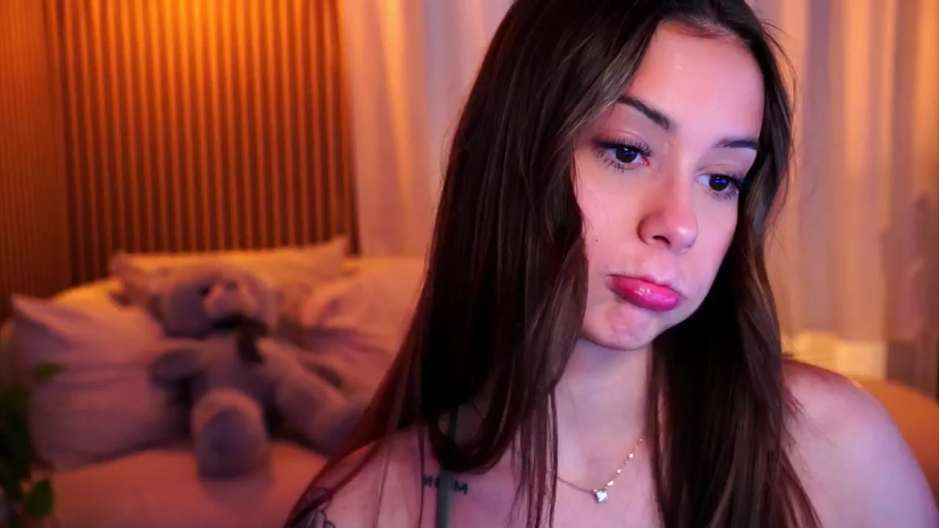Gallery image thumbnail from Naomii18's myfreecams stream on, 01/31/2025, 16:10 image 1 of 20