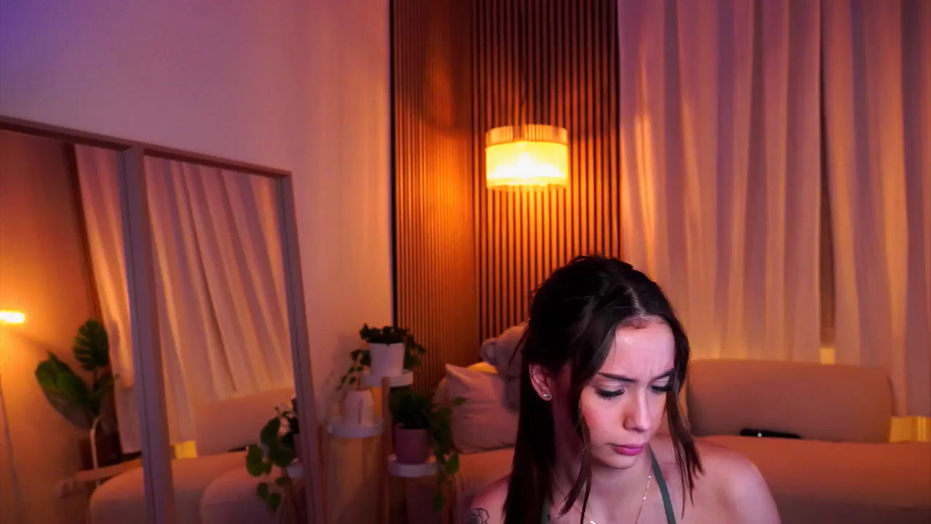 Gallery image thumbnail from Naomii18's myfreecams stream on, 01/31/2025, 19:00 image 11 of 20
