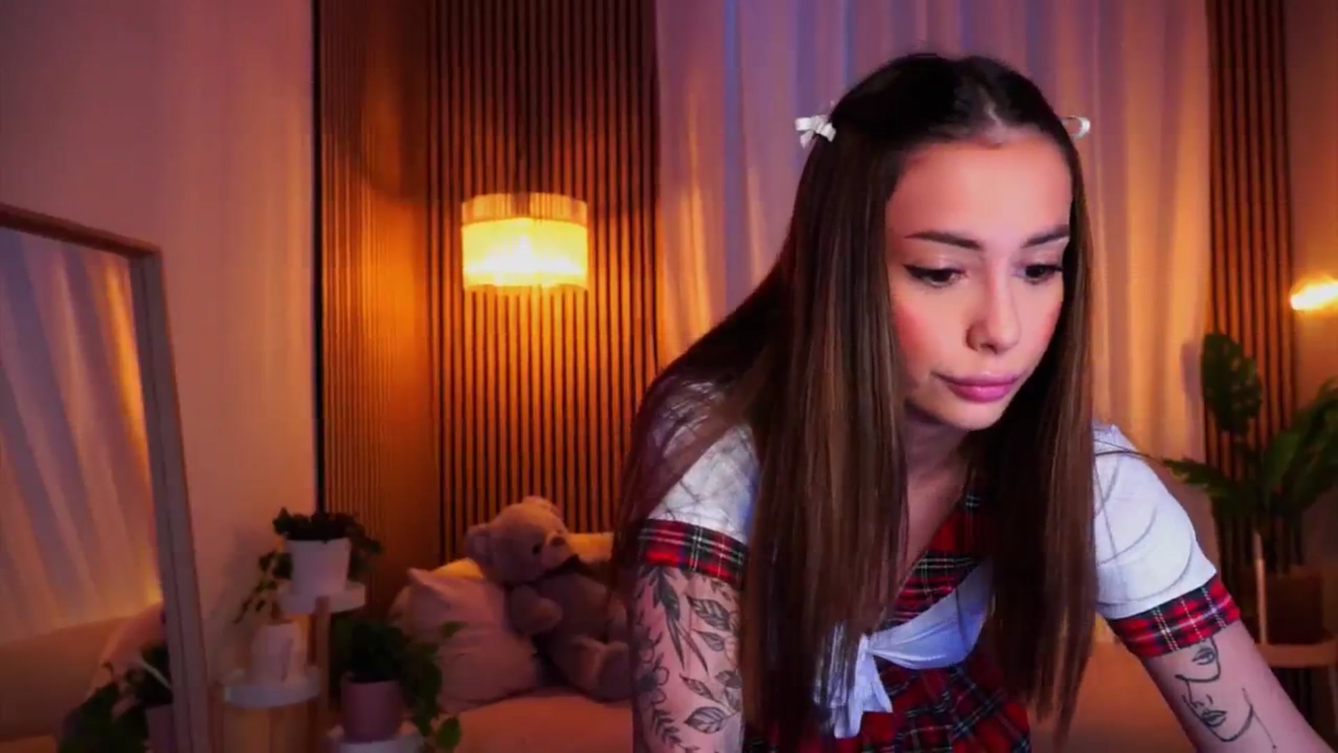 Gallery image thumbnail from Naomii18's myfreecams stream on, 02/01/2025, 15:39 image 2 of 20