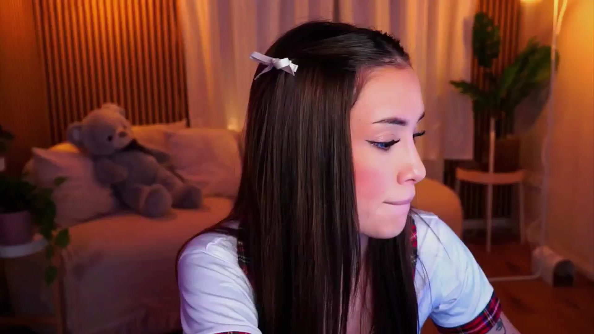Gallery image thumbnail from Naomii18's myfreecams stream on, 02/01/2025, 15:39 image 13 of 20