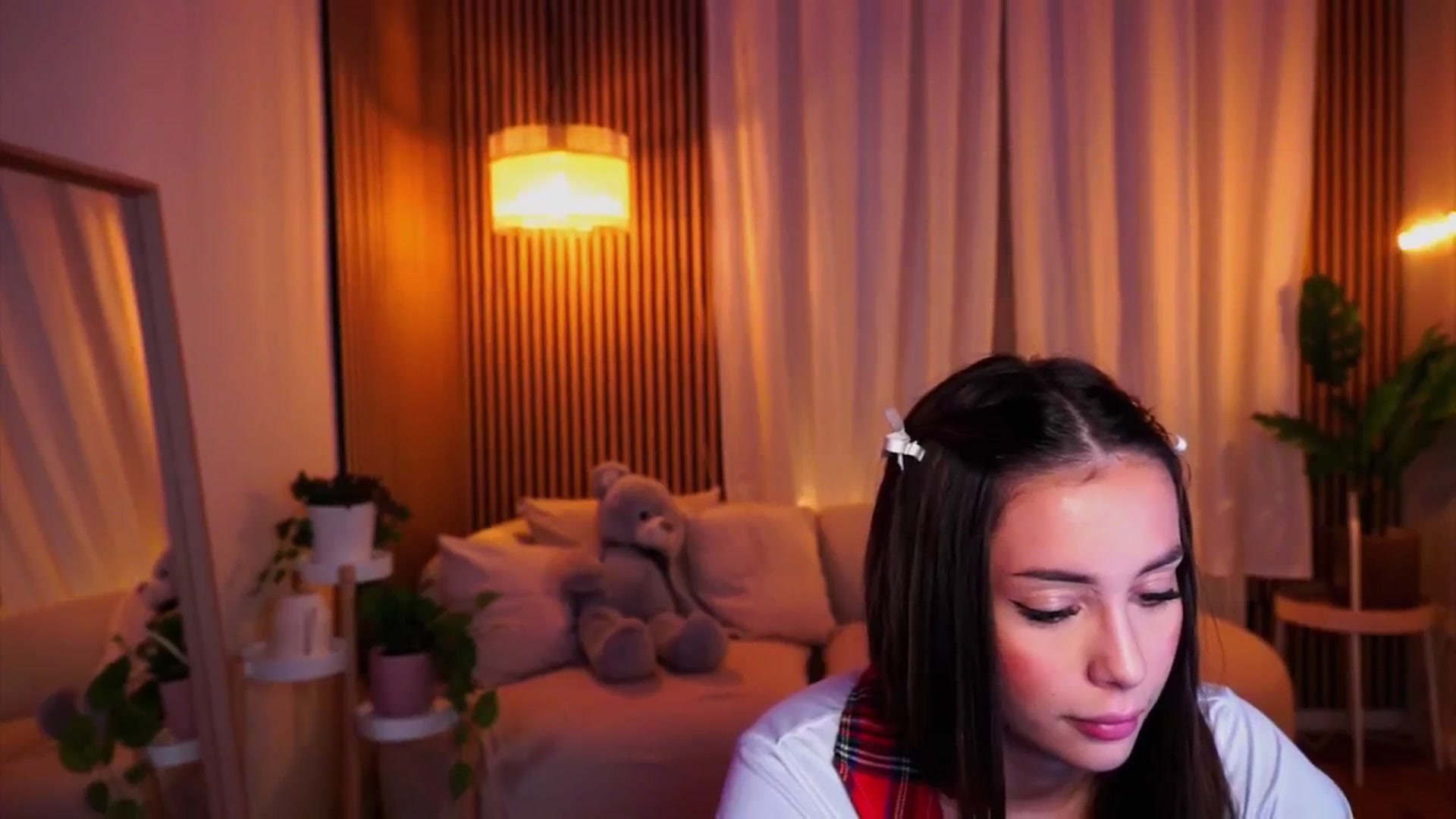 Gallery image thumbnail from Naomii18's myfreecams stream on, 02/01/2025, 17:15 image 19 of 20