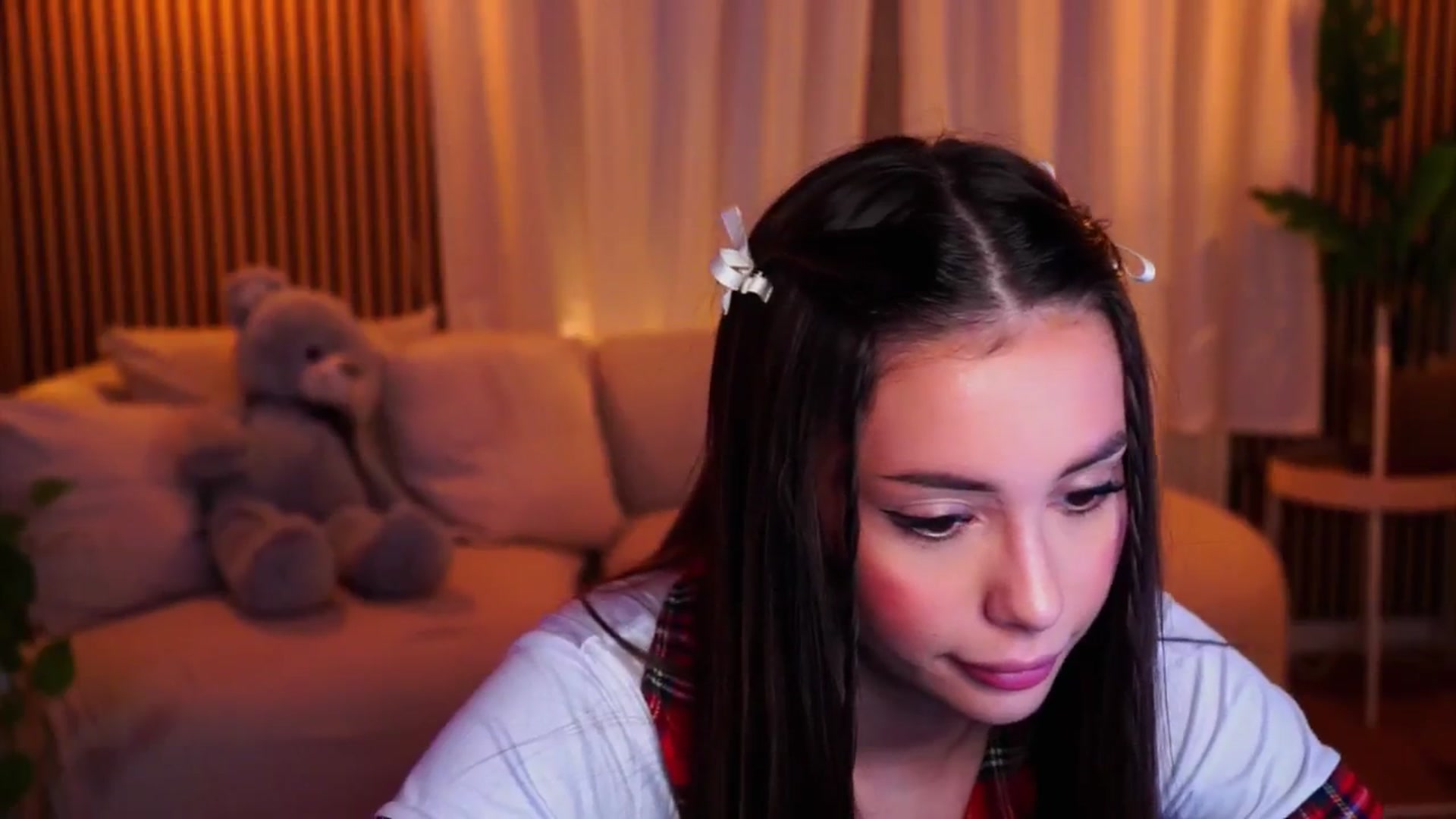 Gallery image thumbnail from Naomii18's myfreecams stream on, 02/01/2025, 17:15 image 15 of 20