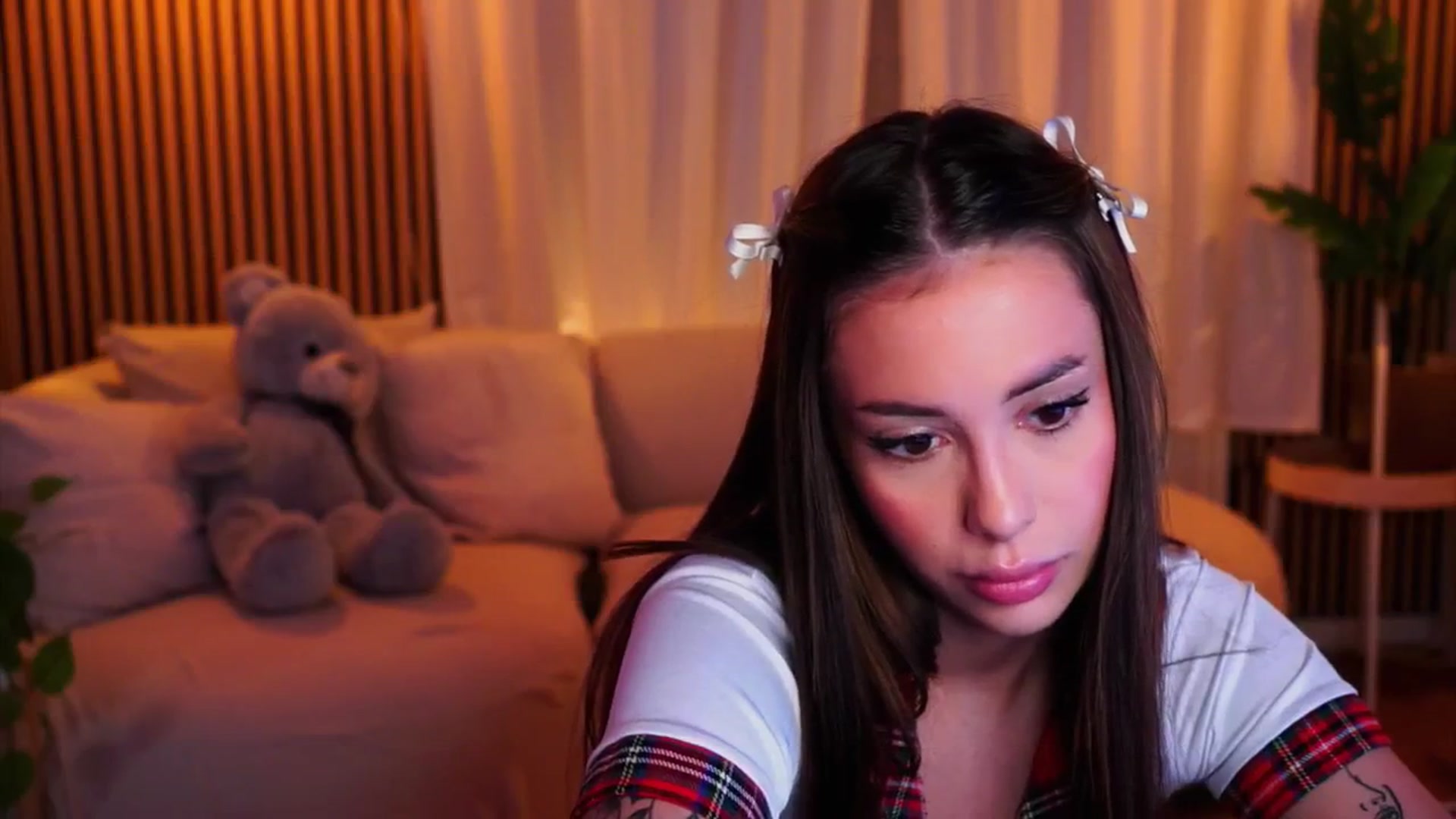 Gallery image thumbnail from Naomii18's myfreecams stream on, 02/01/2025, 17:15 image 13 of 20