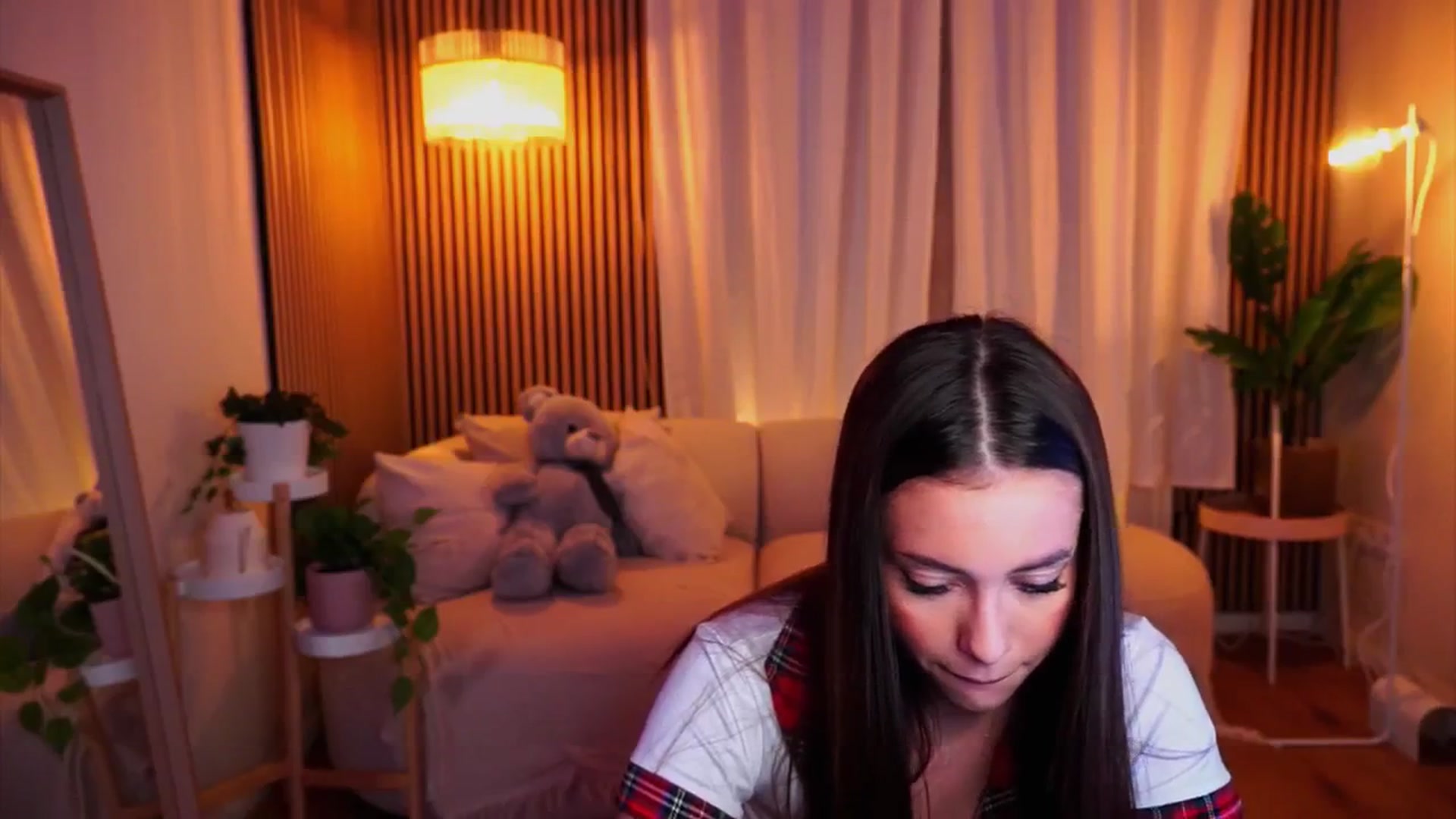 Gallery image thumbnail from Naomii18's myfreecams stream on, 02/01/2025, 18:47 image 12 of 20