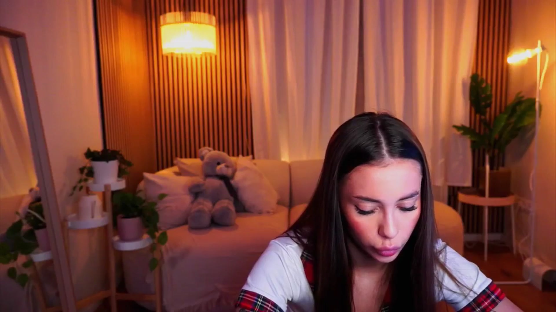 Gallery image thumbnail from Naomii18's myfreecams stream on, 02/01/2025, 18:47 image 11 of 20