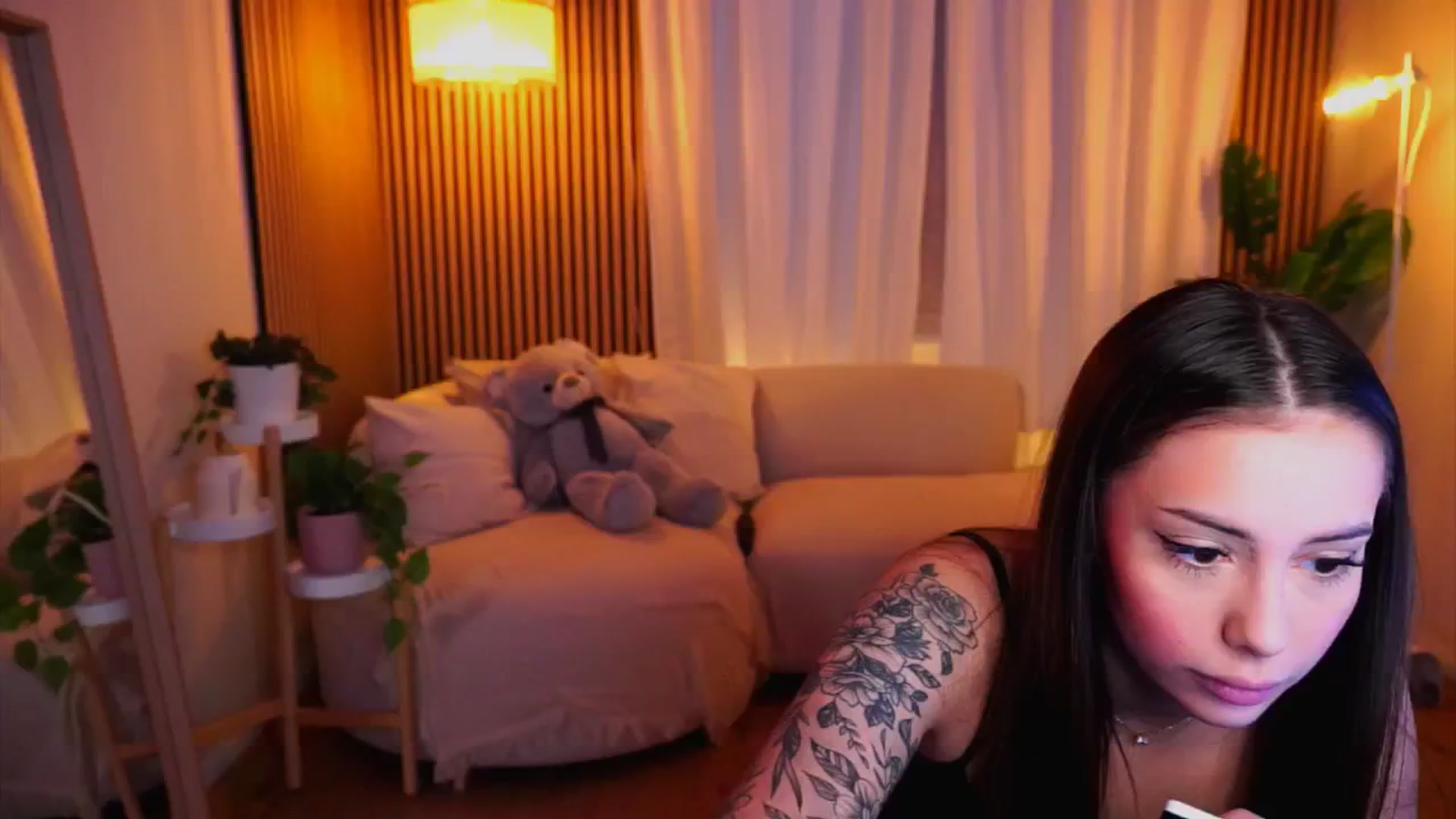 Gallery image thumbnail from Naomii18's myfreecams stream on, 02/02/2025, 14:43 image 1 of 20