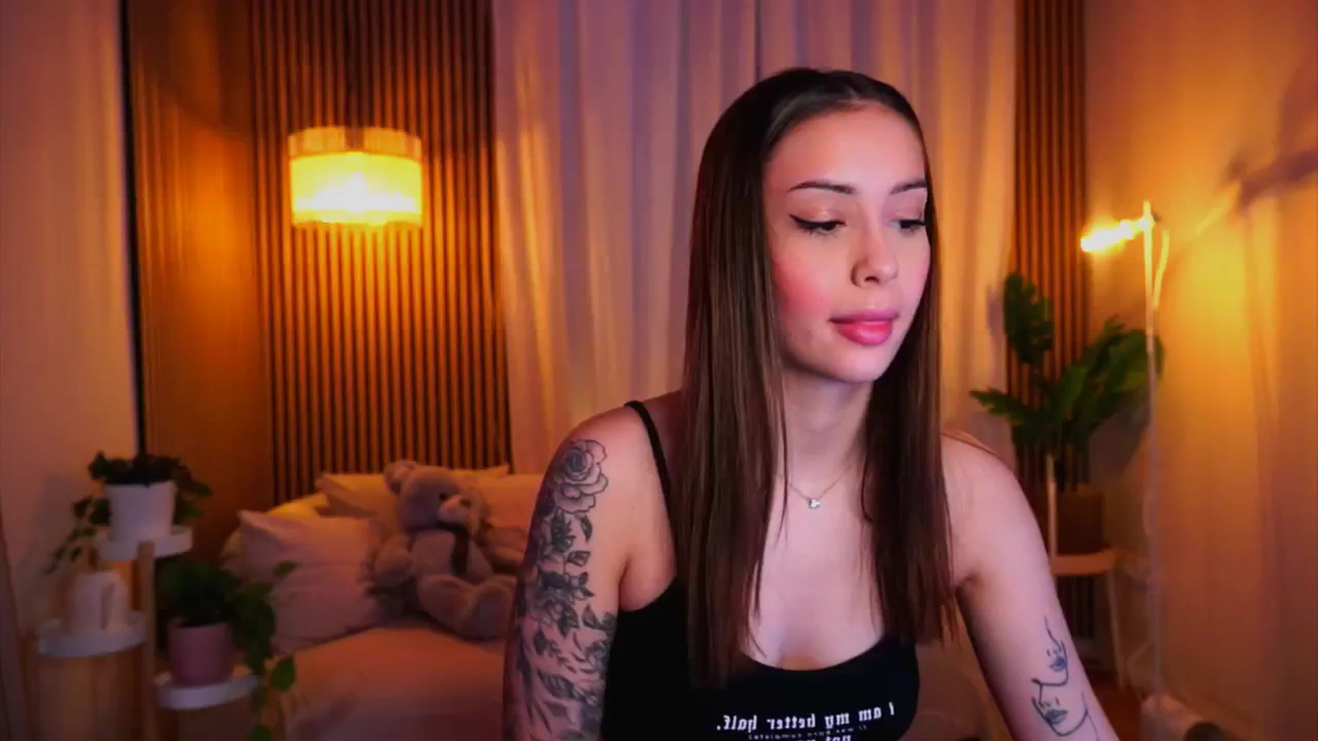 Gallery image thumbnail from Naomii18's myfreecams stream on, 02/02/2025, 14:43 image 8 of 20