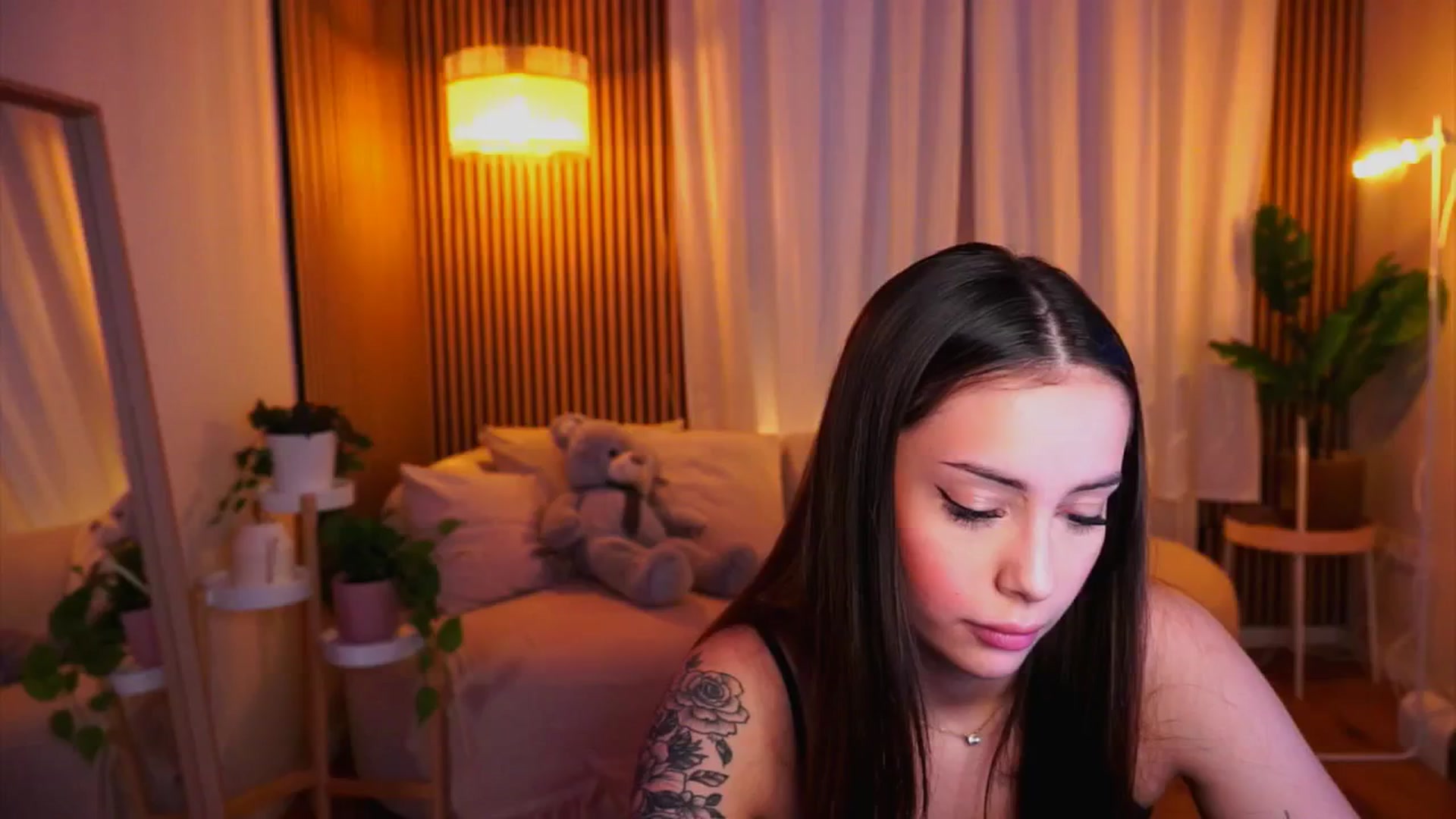 Gallery image thumbnail from Naomii18's myfreecams stream on, 02/02/2025, 14:43 image 13 of 20