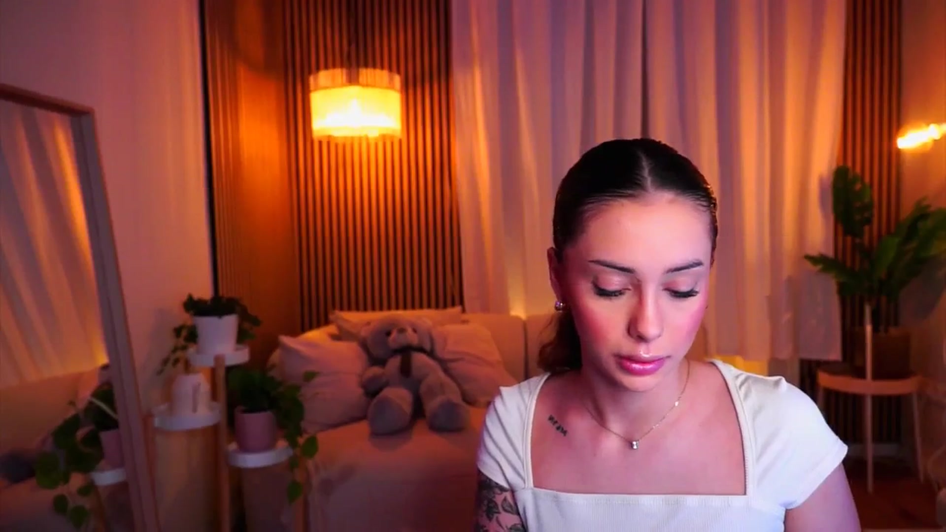 Gallery image thumbnail from Naomii18's myfreecams stream on, 02/03/2025, 06:42 image 6 of 20