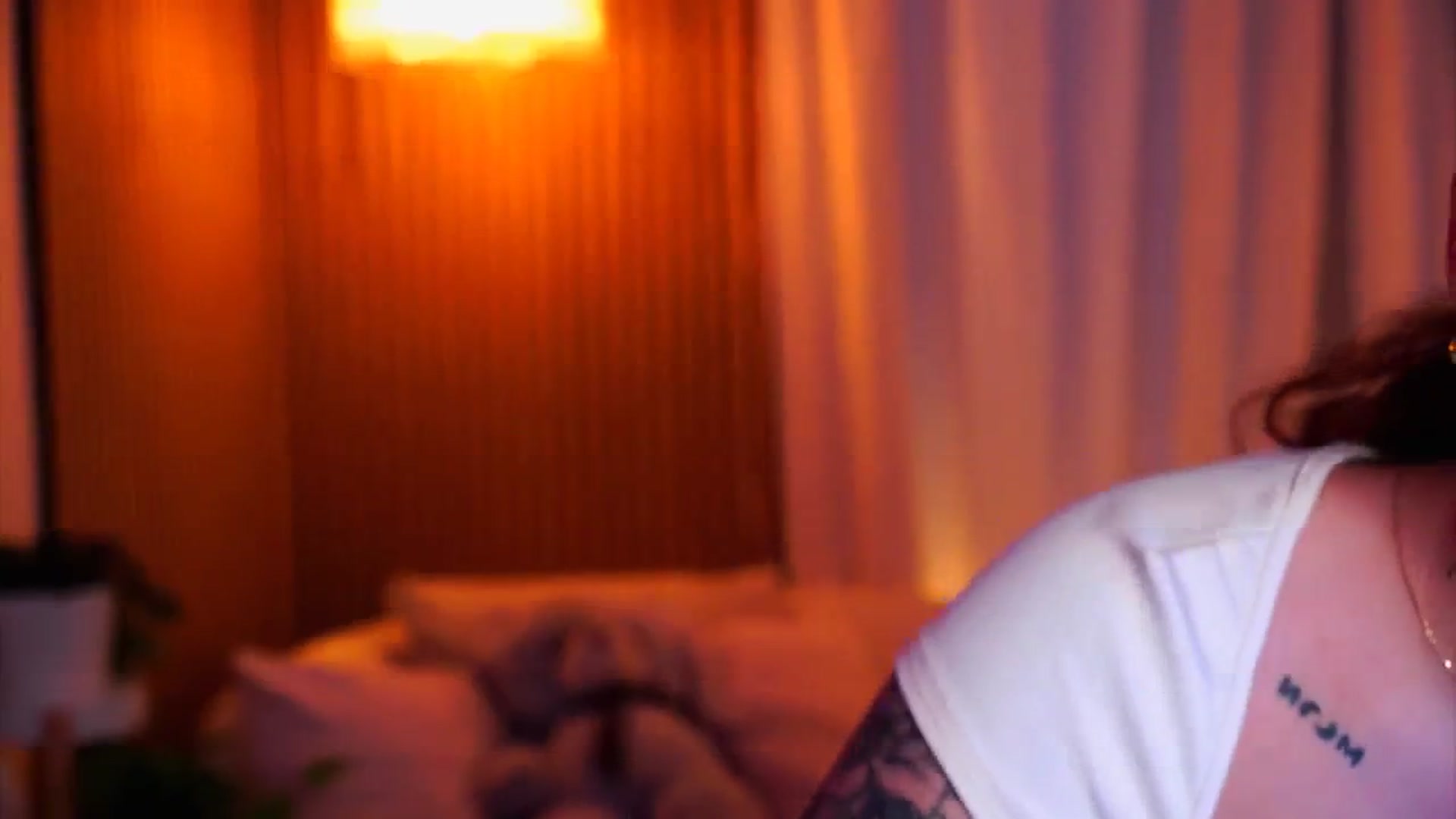 Gallery image thumbnail from Naomii18's myfreecams stream on, 02/03/2025, 07:56 image 10 of 20