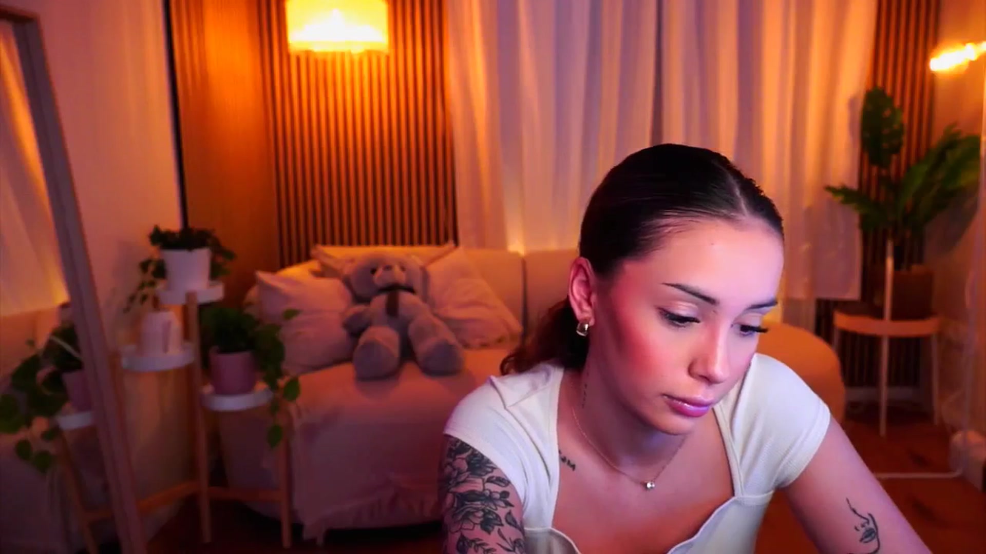 Gallery image thumbnail from Naomii18's myfreecams stream on, 02/03/2025, 07:56 image 14 of 20