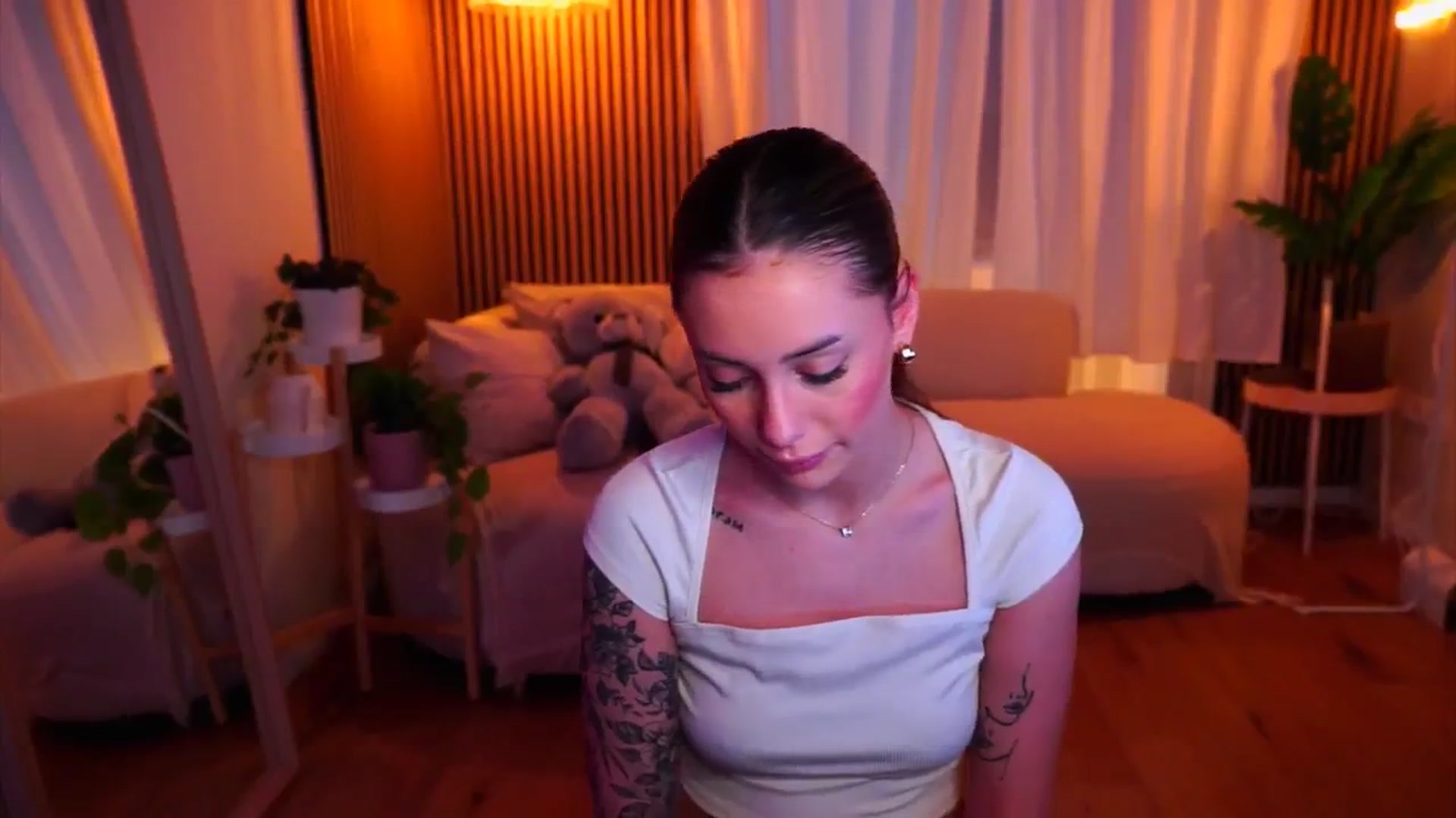 Gallery image thumbnail from Naomii18's myfreecams stream on, 02/03/2025, 11:23 image 11 of 20