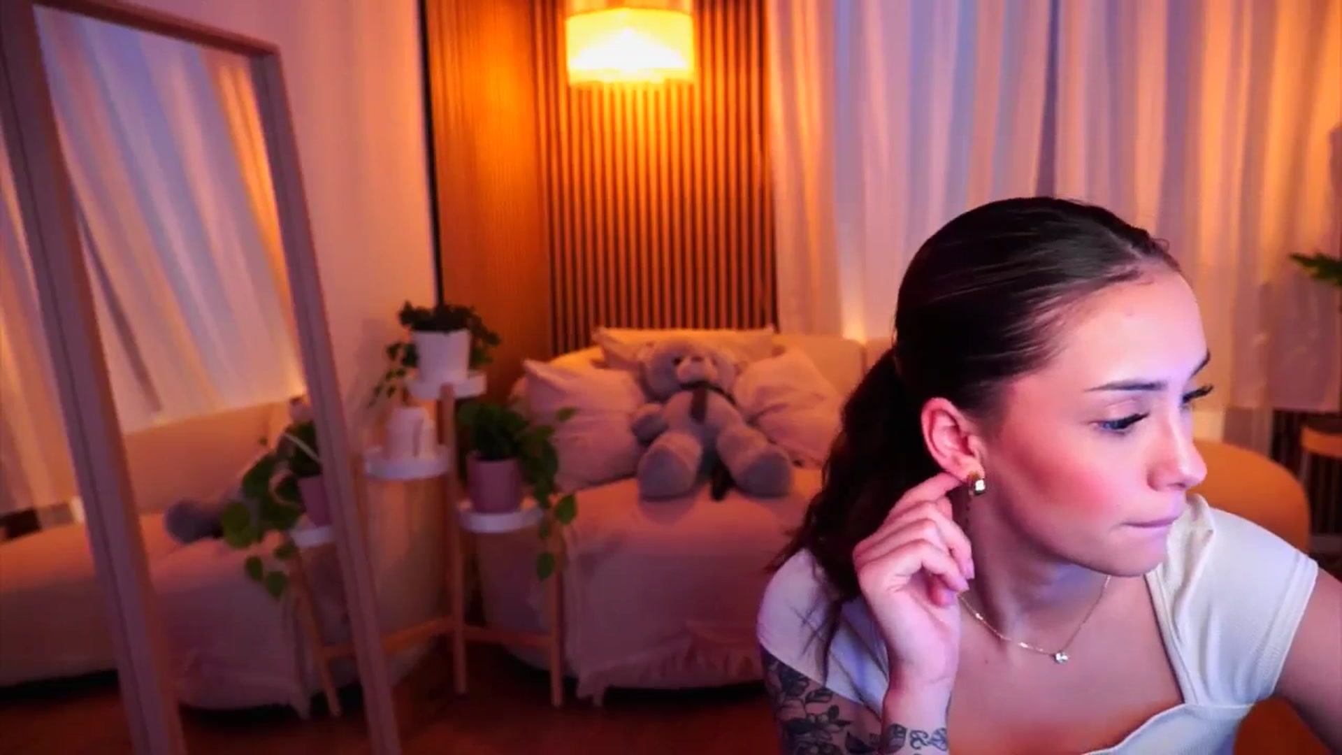 Gallery image thumbnail from Naomii18's myfreecams stream on, 02/03/2025, 11:23 image 16 of 20