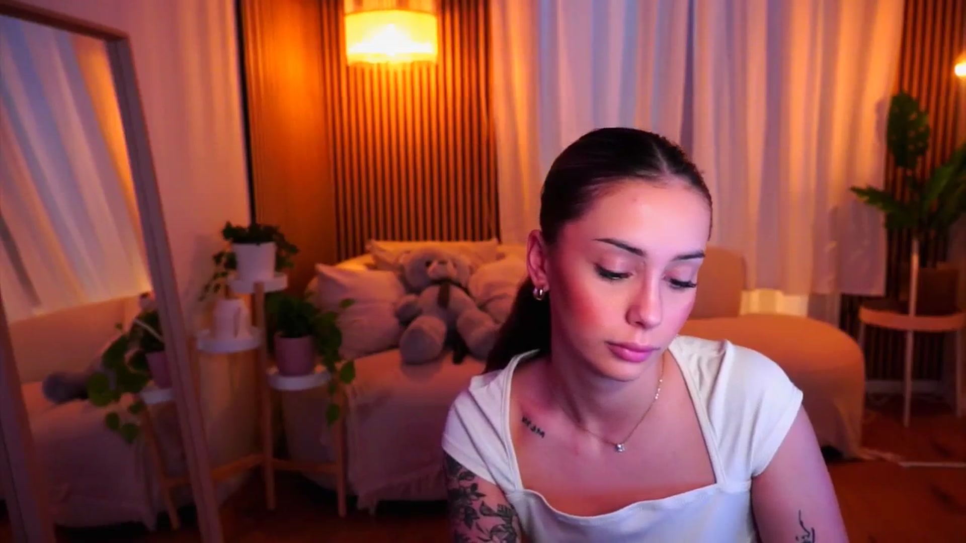 Gallery image thumbnail from Naomii18's myfreecams stream on, 02/03/2025, 11:23 image 20 of 20