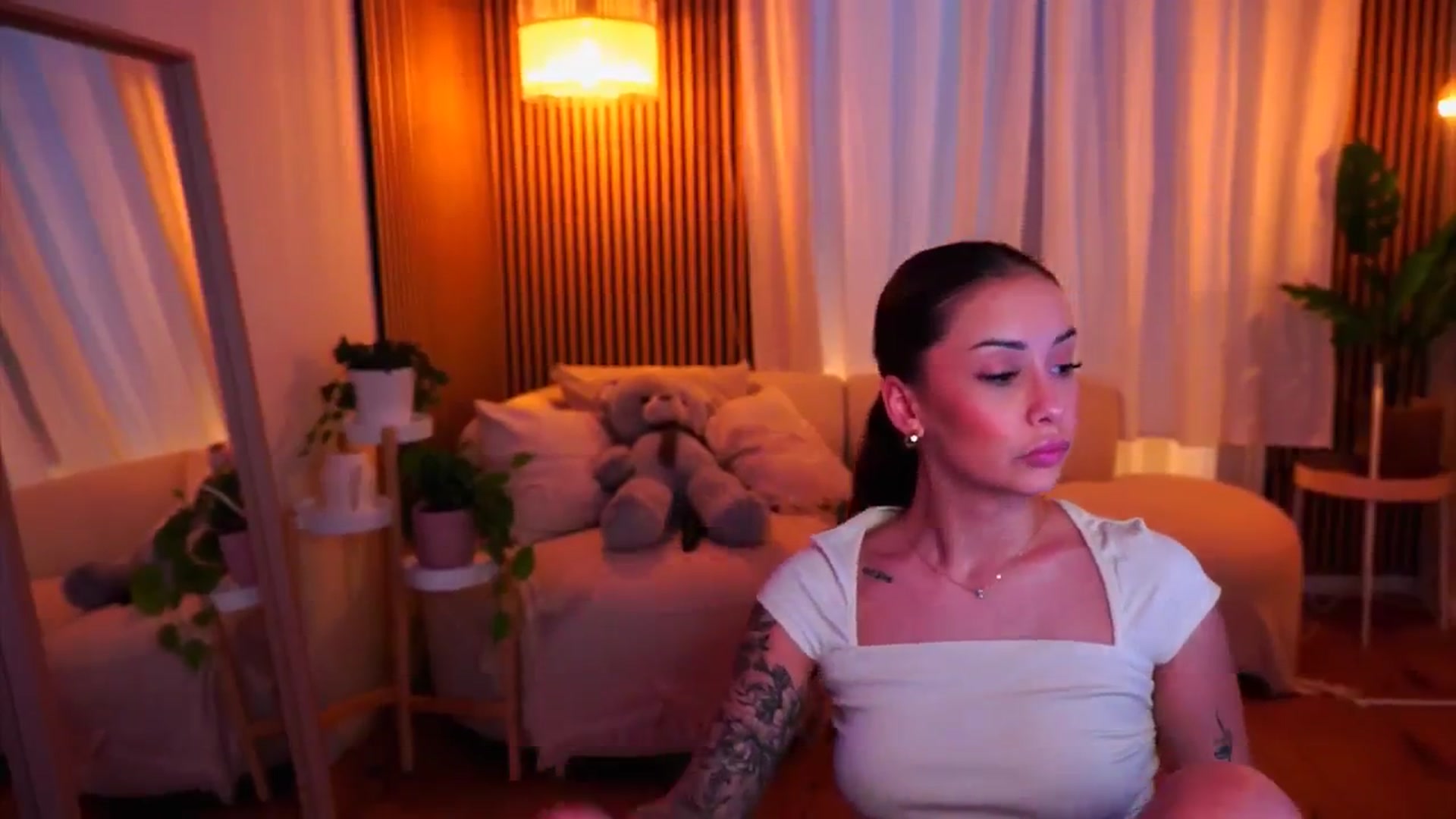 Gallery image thumbnail from Naomii18's myfreecams stream on, 02/03/2025, 11:23 image 19 of 20