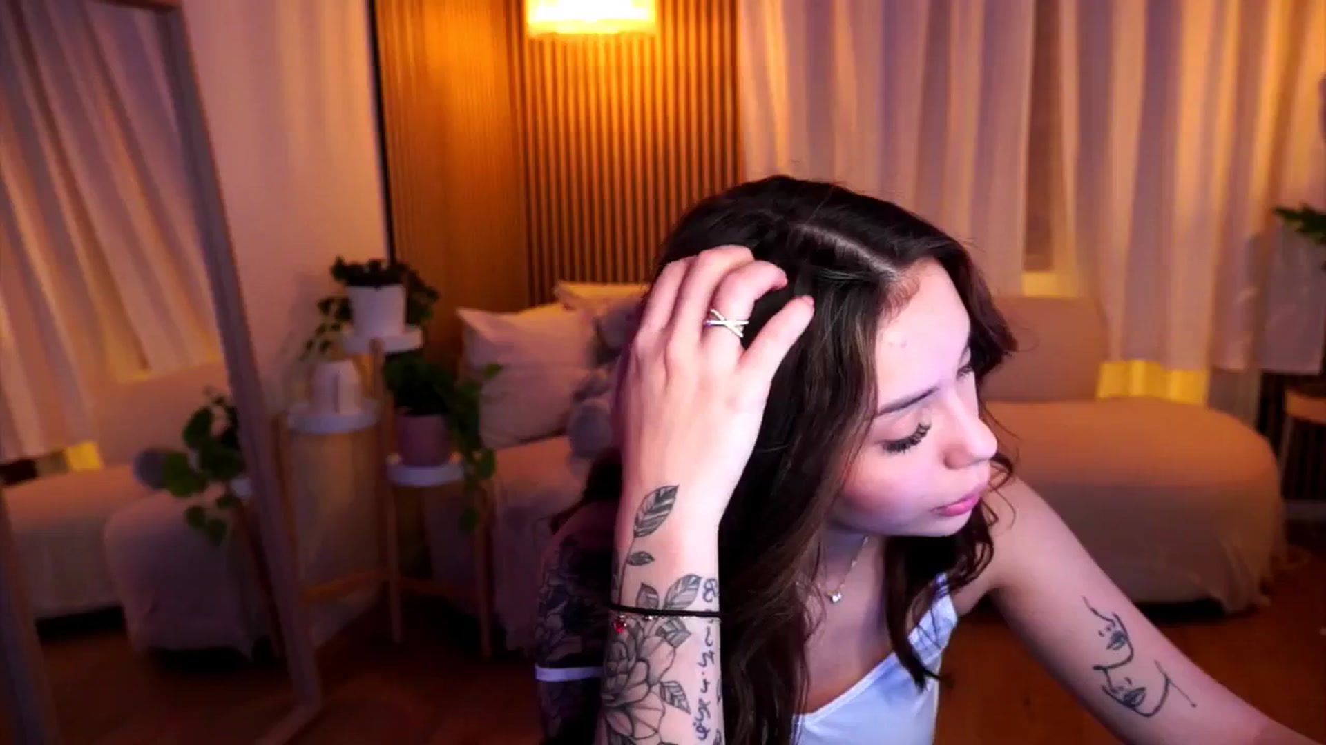 Gallery image thumbnail from Naomii18's myfreecams stream on, 02/04/2025, 21:36 image 9 of 20