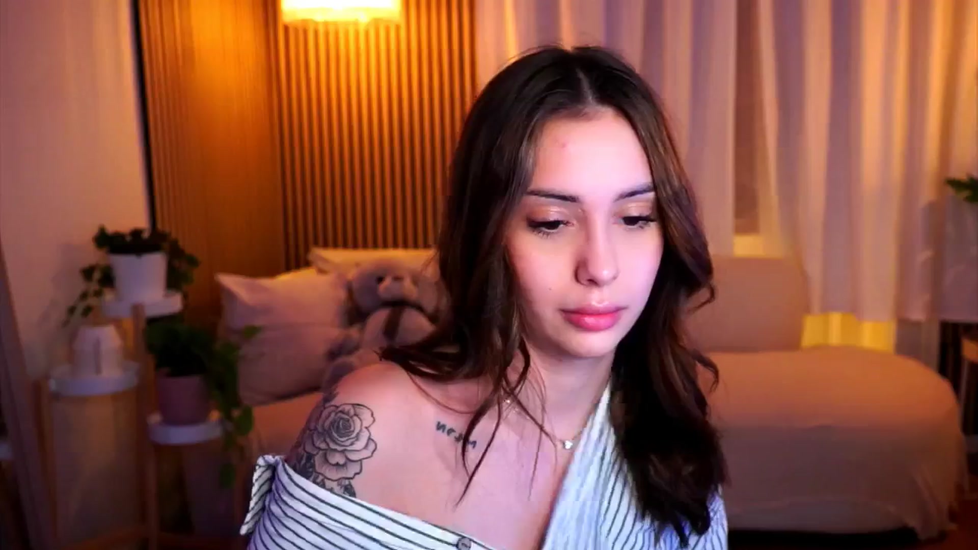 Gallery image thumbnail from Naomii18's myfreecams stream on, 02/04/2025, 21:36 image 3 of 20