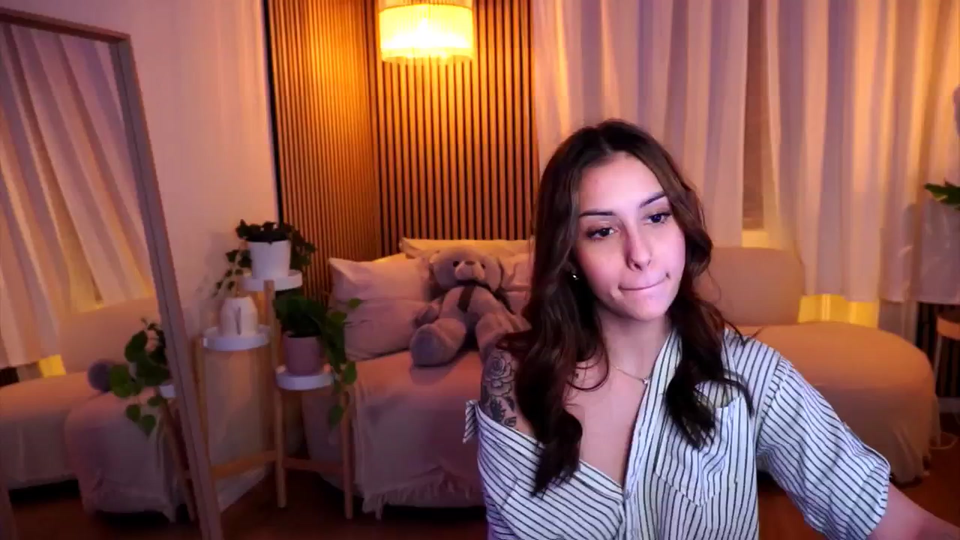 Gallery image thumbnail from Naomii18's myfreecams stream on, 02/04/2025, 21:36 image 1 of 20