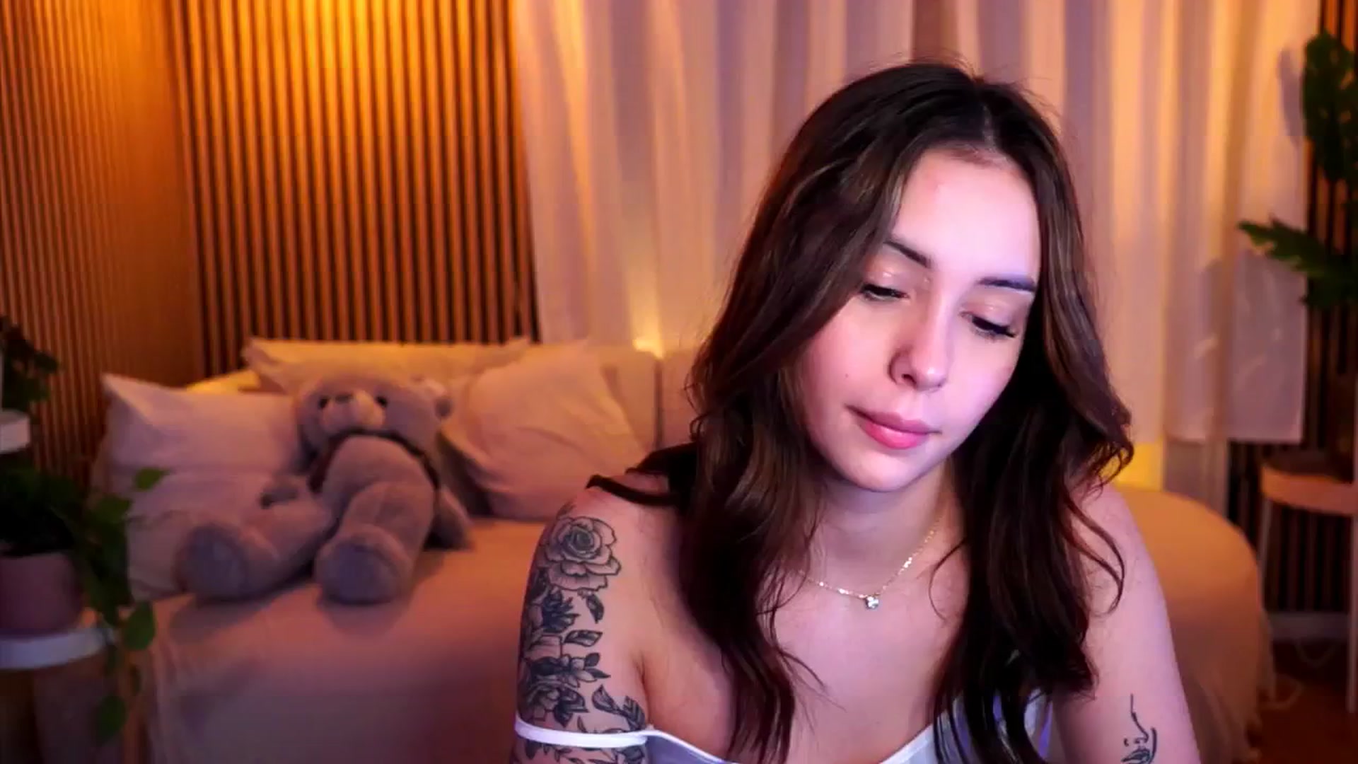 Gallery image thumbnail from Naomii18's myfreecams stream on, 02/04/2025, 23:24 image 3 of 20