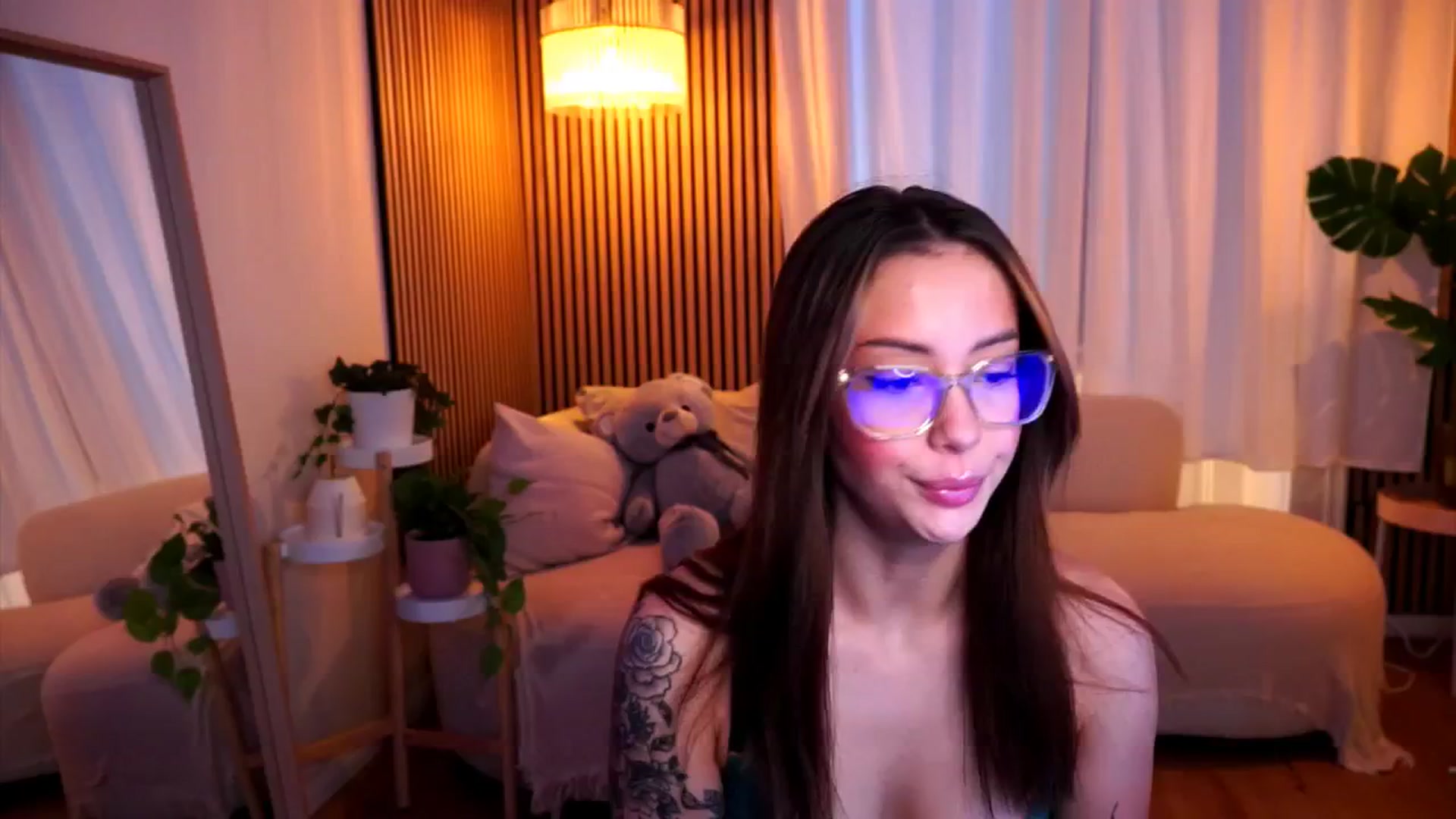 Gallery image thumbnail from Naomii18's myfreecams stream on, 02/05/2025, 14:44 image 13 of 20