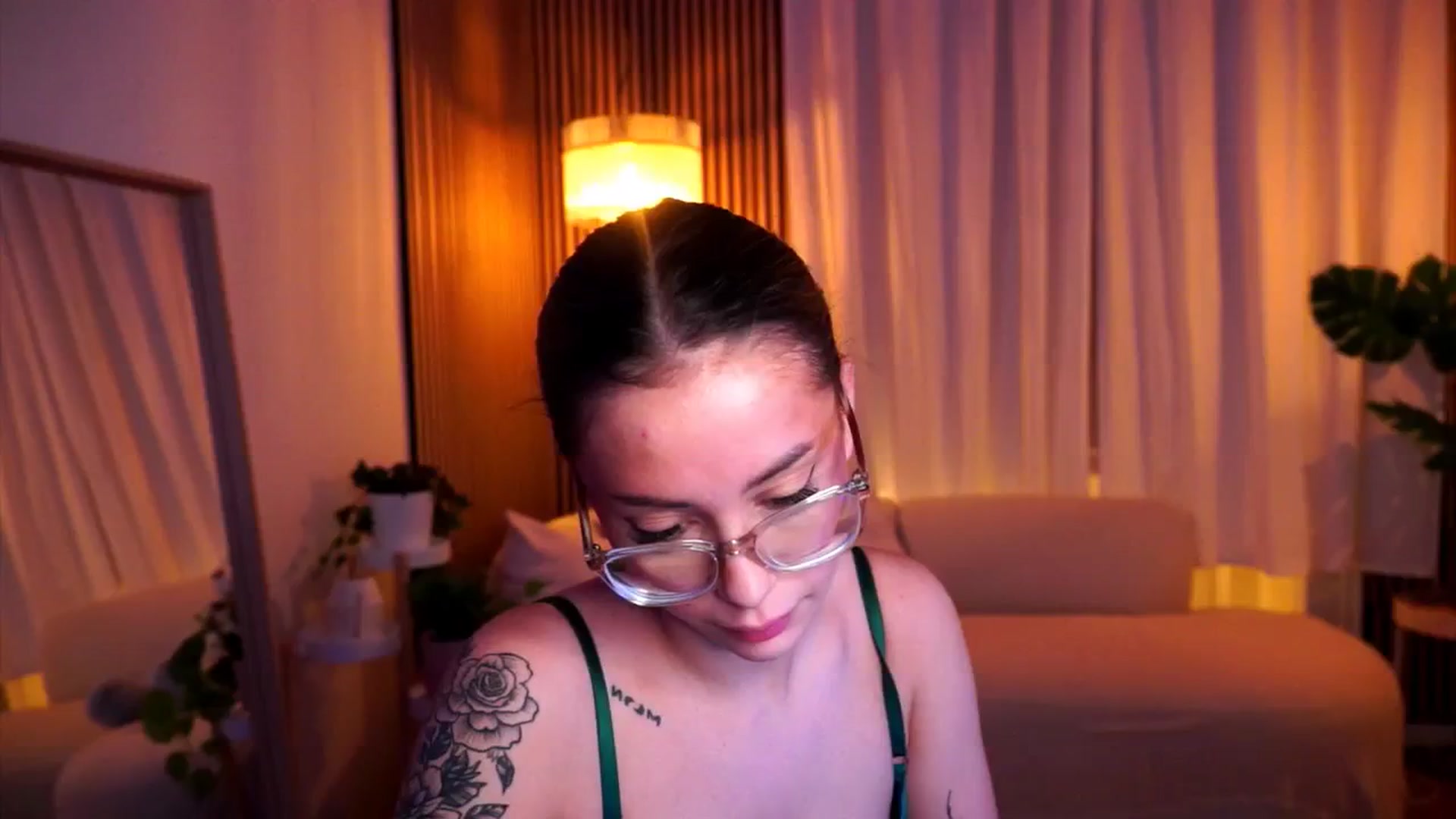 Gallery image thumbnail from Naomii18's myfreecams stream on, 02/05/2025, 18:08 image 20 of 20
