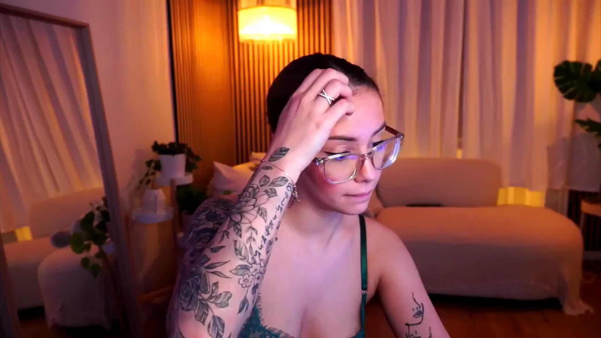 Gallery image thumbnail from Naomii18's myfreecams stream on, 02/05/2025, 18:08 image 12 of 20
