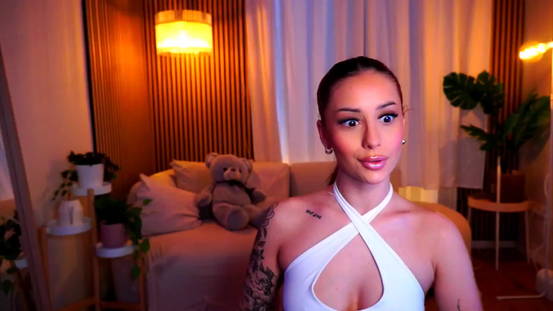 Gallery image thumbnail from Naomii18's myfreecams stream on, 02/06/2025, 15:12 image 6 of 20