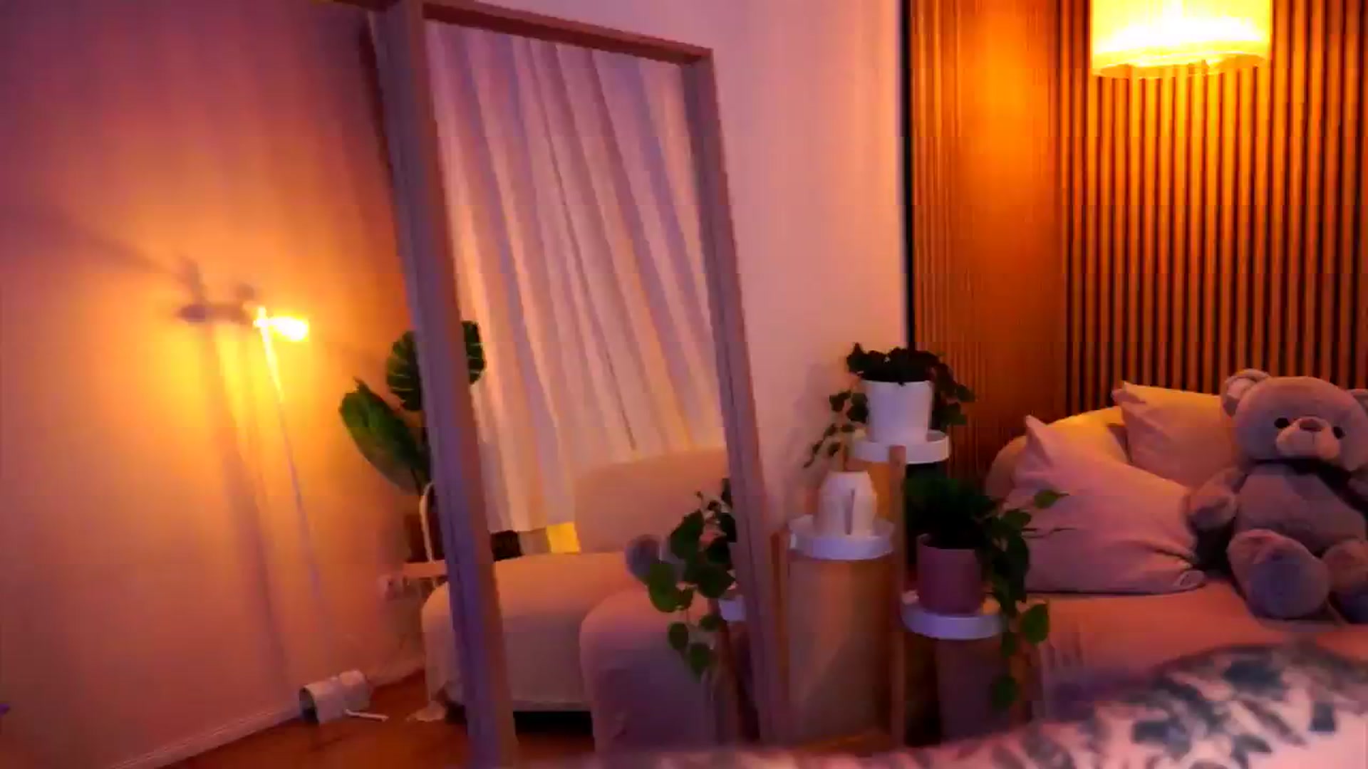 Gallery image thumbnail from Naomii18's myfreecams stream on, 02/06/2025, 16:15 image 5 of 20