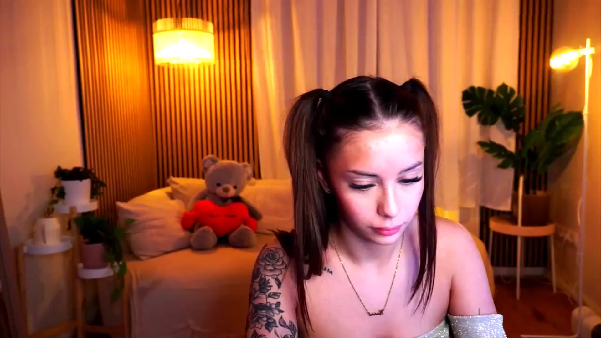 Gallery image thumbnail from Naomii18's myfreecams stream on, 02/11/2025, 16:34 image 20 of 20
