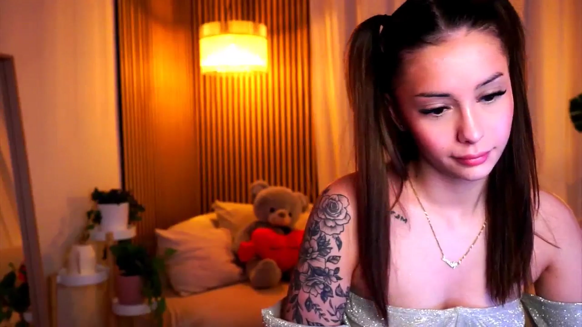 Gallery image thumbnail from Naomii18's myfreecams stream on, 02/11/2025, 18:02 image 11 of 20