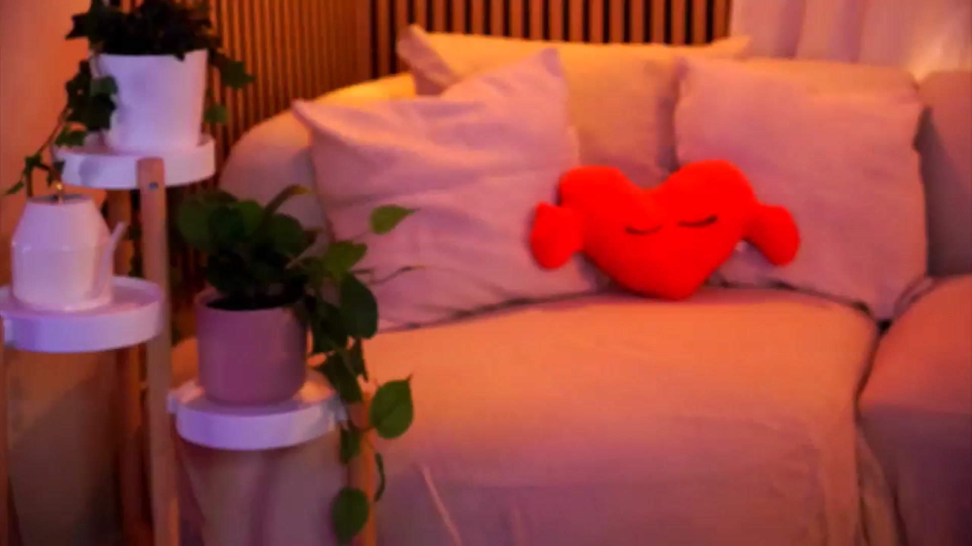 Gallery image thumbnail from Naomii18's myfreecams stream on, 02/14/2025, 15:19 image 17 of 20
