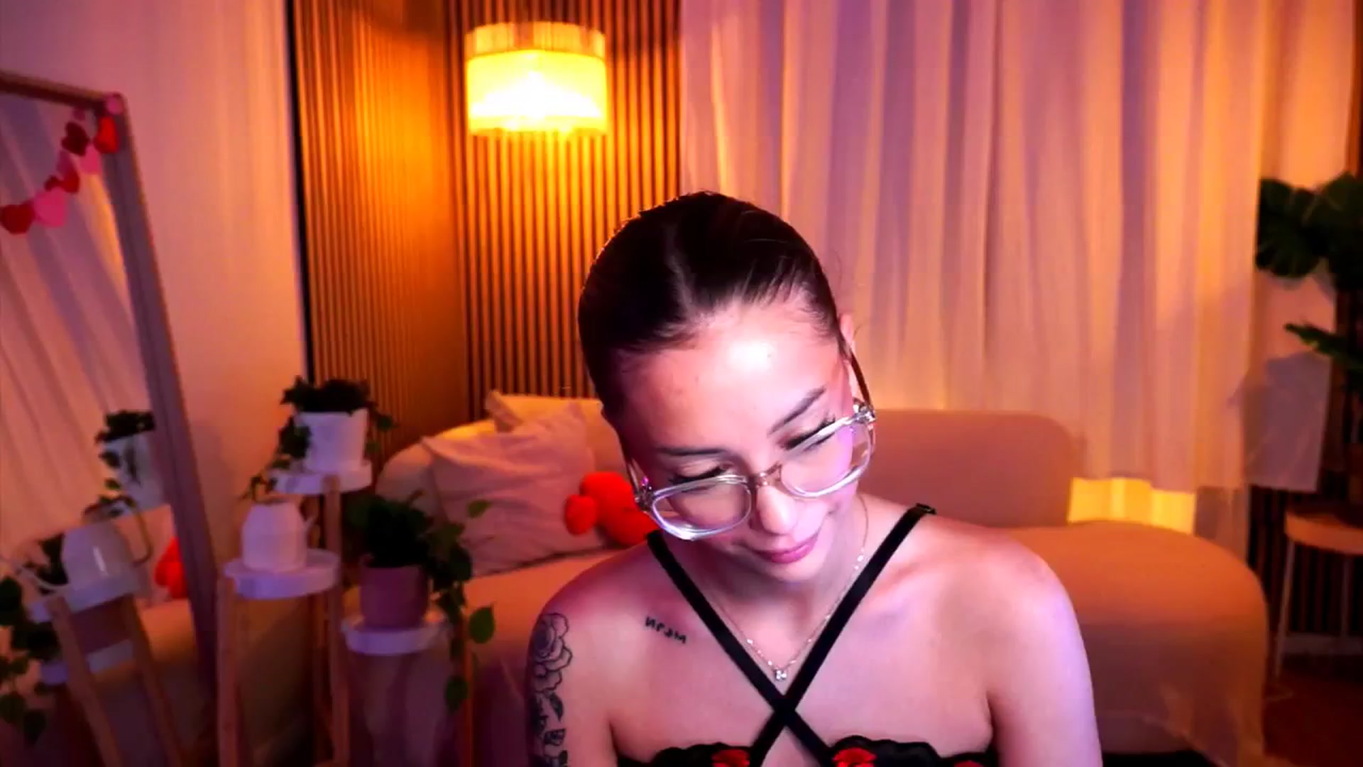 Gallery image thumbnail from Naomii18's myfreecams stream on, 02/14/2025, 15:19 image 12 of 20