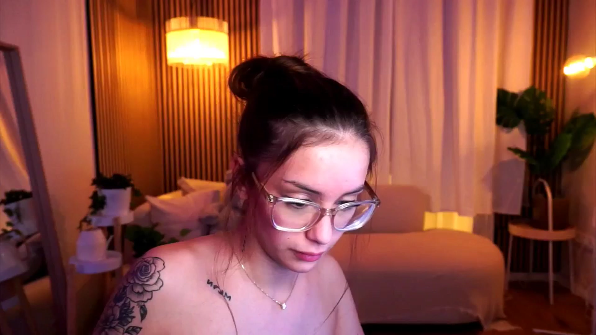 Gallery image thumbnail from Naomii18's myfreecams stream on, 02/16/2025, 20:56 image 20 of 20