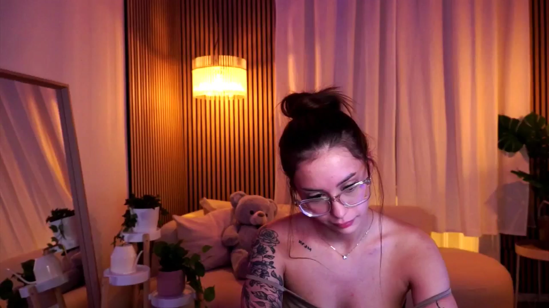 Gallery image thumbnail from Naomii18's myfreecams stream on, 02/16/2025, 20:56 image 11 of 20