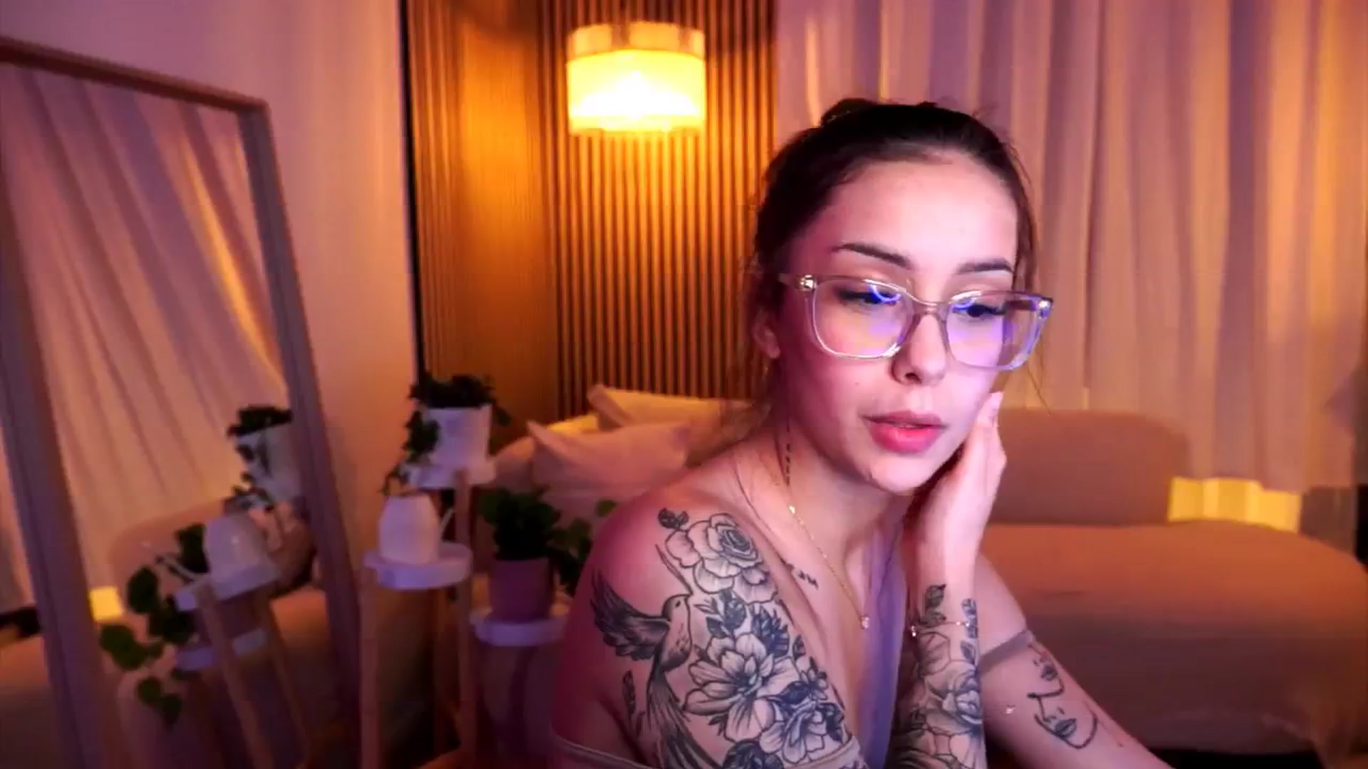 Gallery image thumbnail from Naomii18's myfreecams stream on, 02/16/2025, 22:16 image 12 of 20