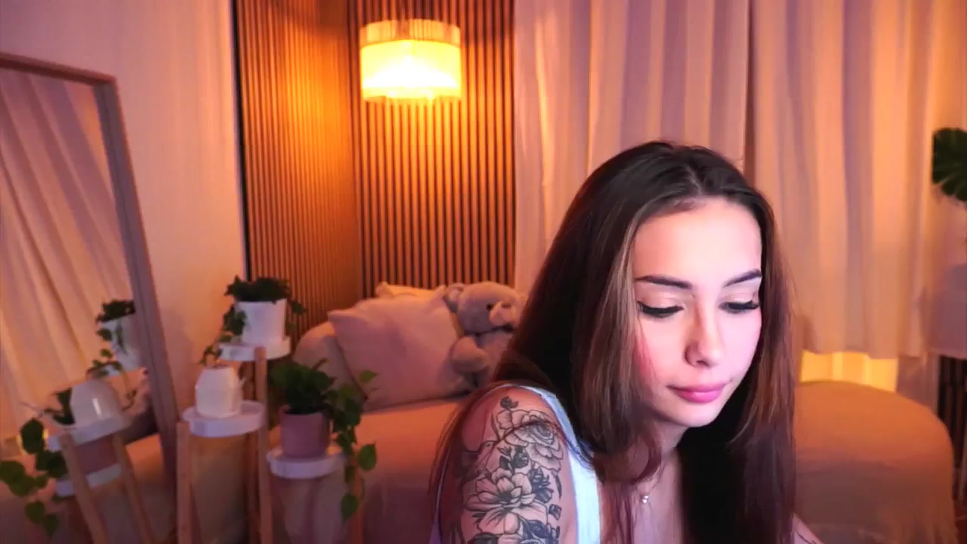 Gallery image thumbnail from Naomii18's myfreecams stream on, 02/18/2025, 17:50 image 18 of 20