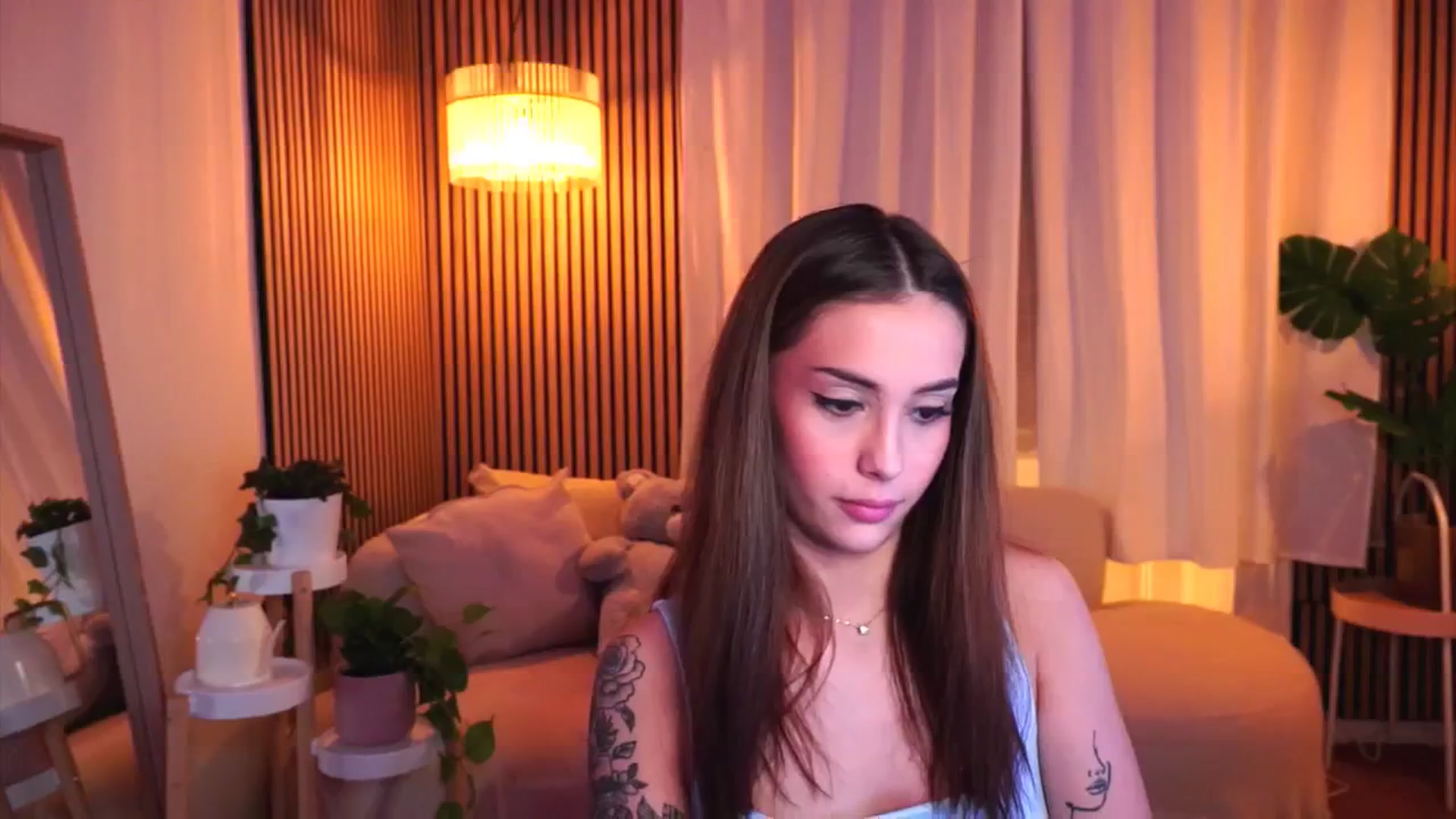 Gallery image thumbnail from Naomii18's myfreecams stream on, 02/18/2025, 20:34 image 13 of 20