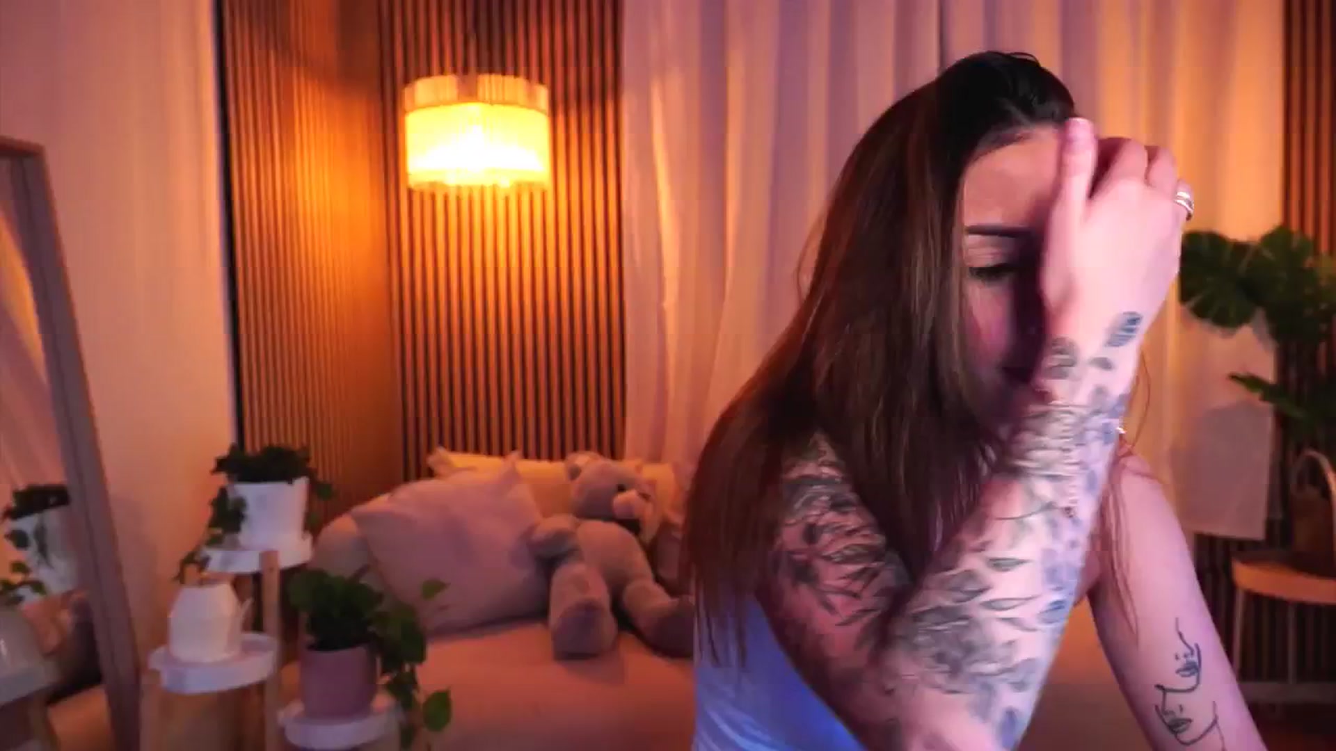 Gallery image thumbnail from Naomii18's myfreecams stream on, 02/18/2025, 20:34 image 2 of 20
