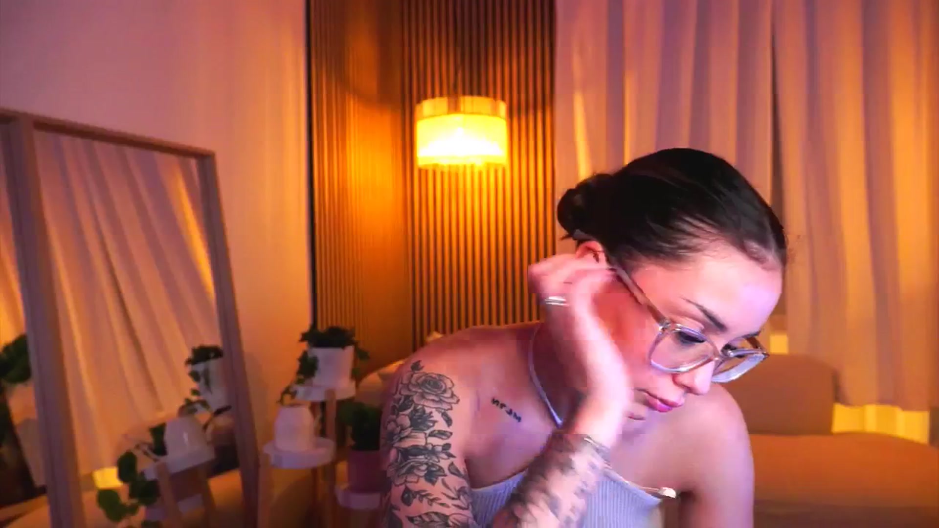 Gallery image thumbnail from Naomii18's myfreecams stream on, 02/19/2025, 15:45 image 20 of 20