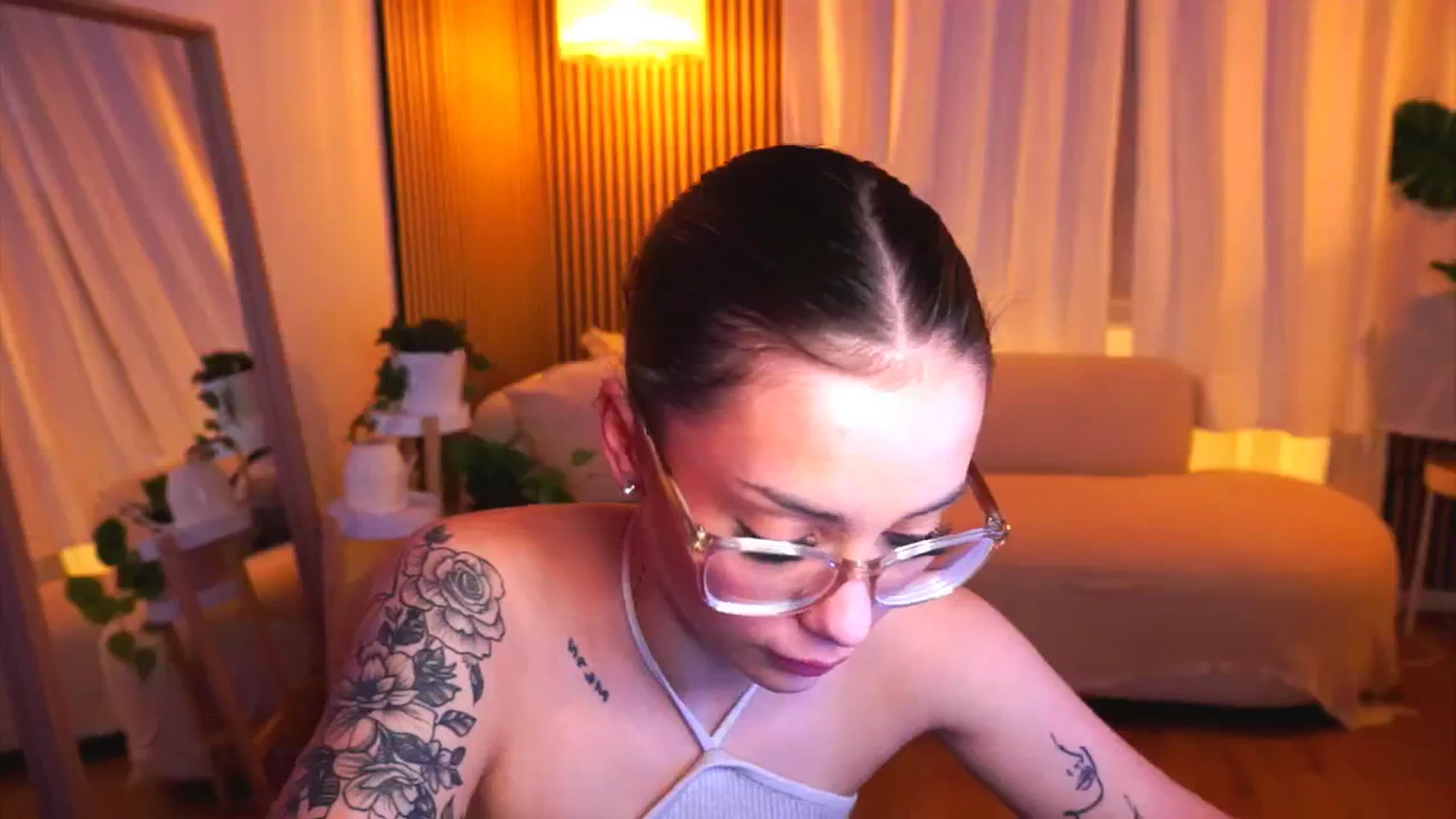 Gallery image thumbnail from Naomii18's myfreecams stream on, 02/19/2025, 15:45 image 11 of 20